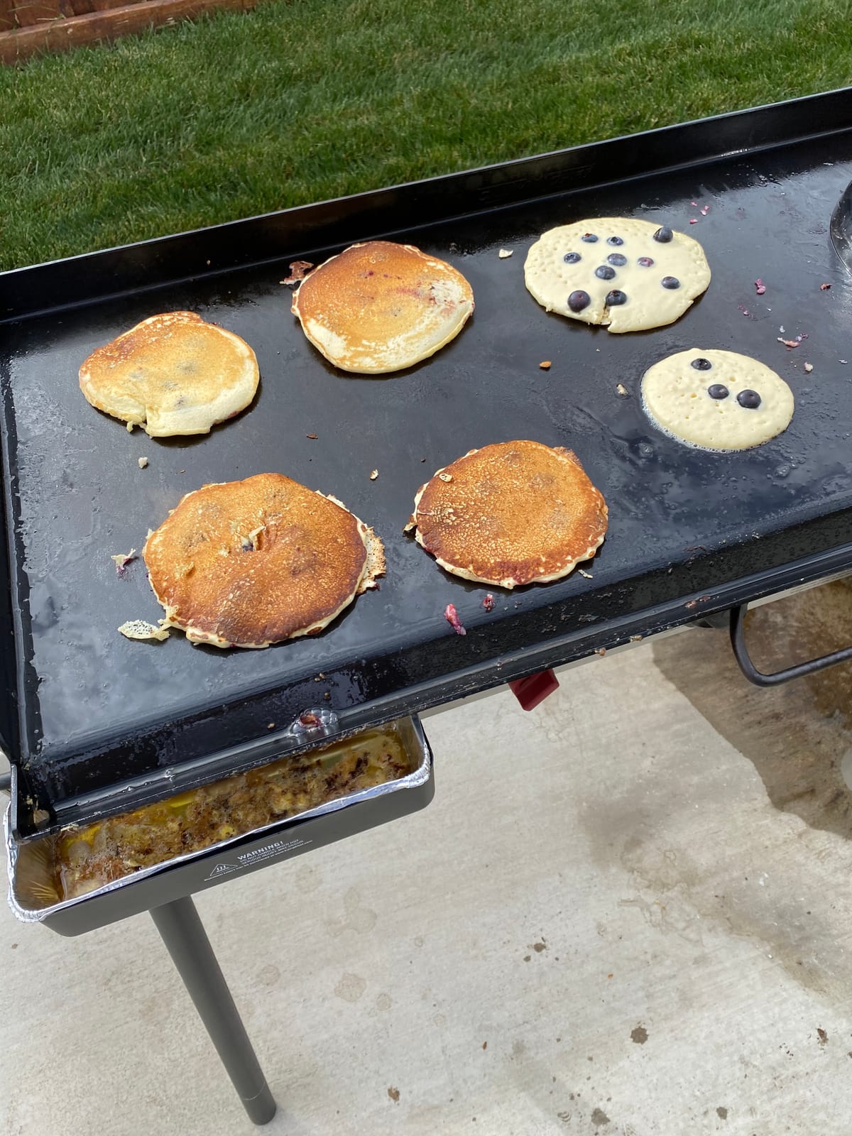 Camp Chef Griddle 16-3-Burner Flat Top Steel Griddle, 592 Sq In customer photo 1