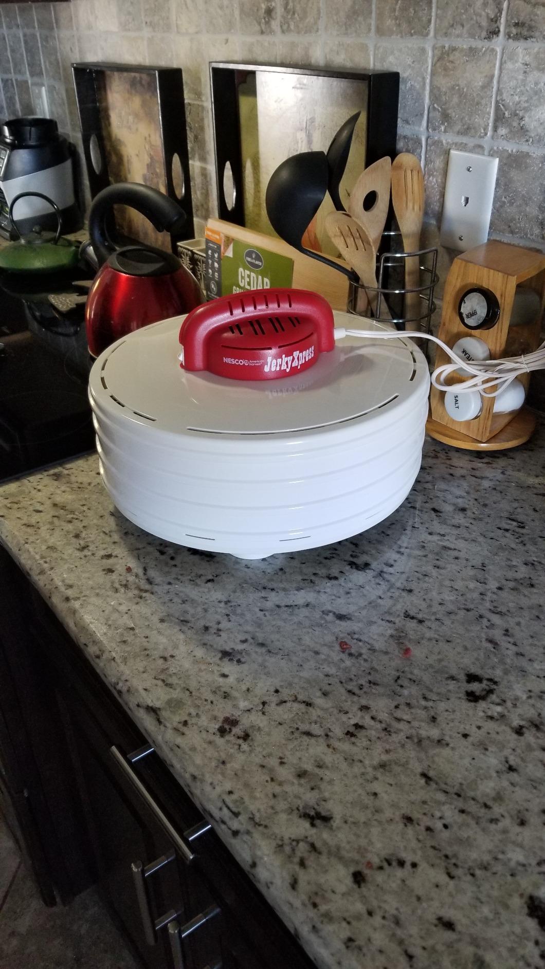 Nesco FD-28JX JerkyXpress Food Dehydrator with Accessories for Beef Jerky, 4 Trays, White customer photo 2
