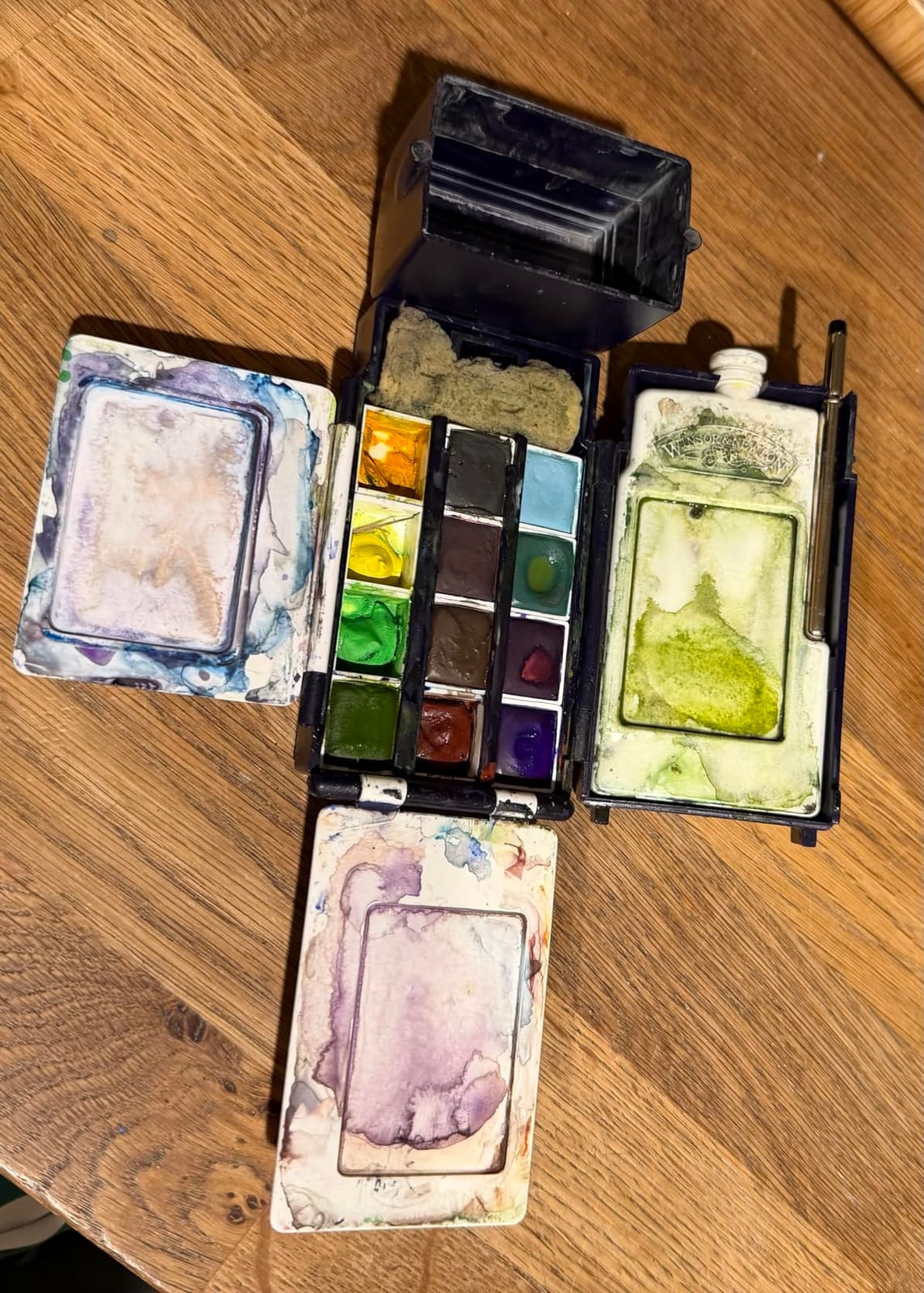 Winsor & Newton Cotman Watercolor Paint Set, 12 Half Pan Field Pocket Set customer photo 2