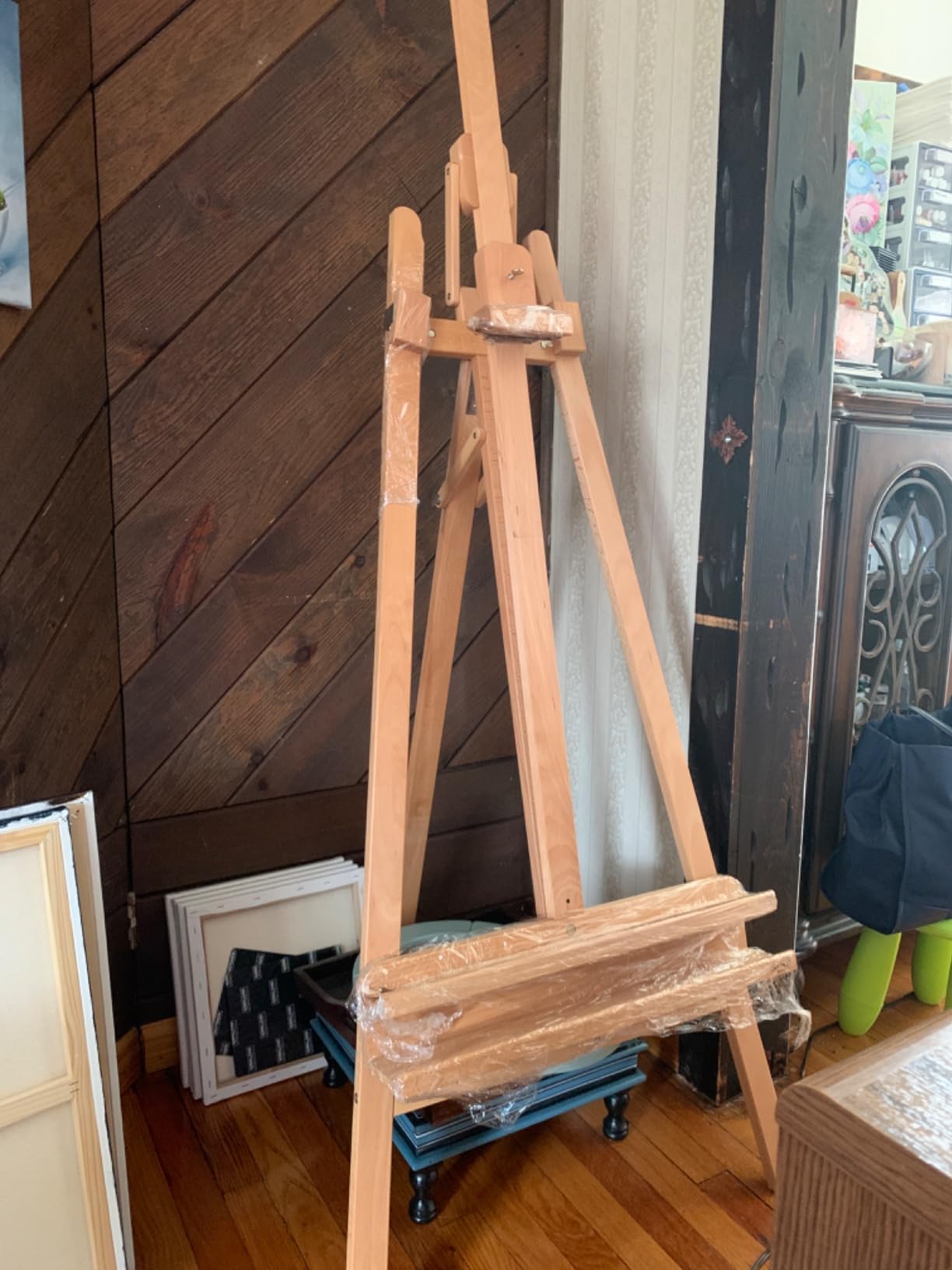 Mabef M/11 Wooden Lyre Easel, Adjustable Indoor Artist Easel, Beech Wood, Holds Up to 22 lbs, Height Adjustable Canvas Support customer photo 1