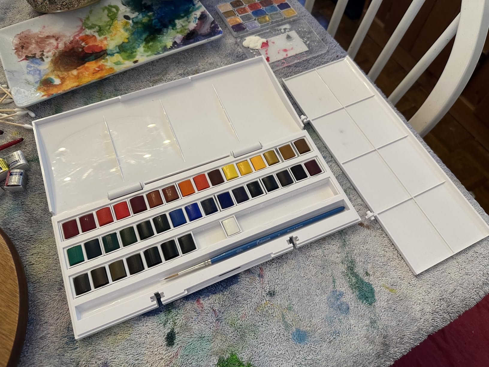 Winsor & Newton Cotman Watercolor Paint Set, 45 Half Pan Studio Set customer photo 2