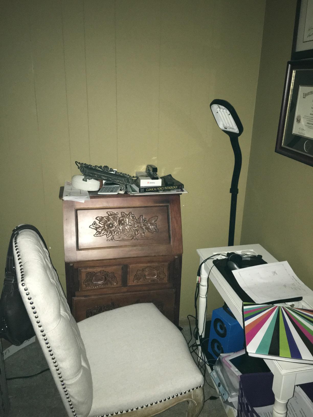 Lavish Home Adjustable Floor Lamp for Bedroom - Full Spectrum Natural Sunlight Lamp for Office with Bendable Neck for Reading Light, Craft, Studying, and Esthetician Light - (Black) customer photo 1