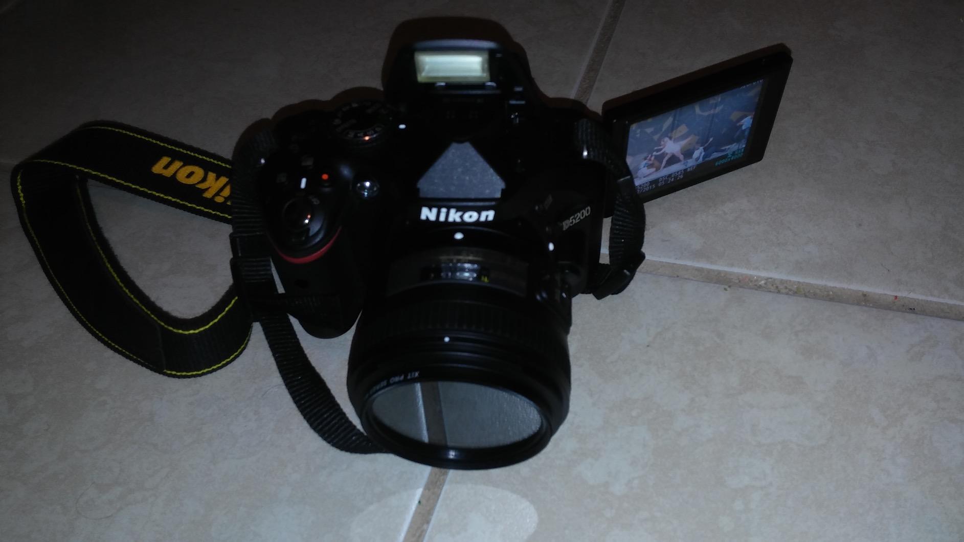 Nikon D5200 24.1 MP CMOS Digital SLR with 18-55mm f/3.5-5.6 AF-S DX VR NIKKOR Zoom Lens (Black) customer photo 2