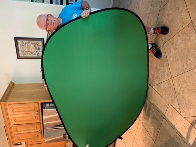 NEEWER Chromakey Backdrops, Double Sided Green Screen and Blue Screen, 2 in 1 Collapsible and Reversible Background for Photography, Gaming and Live Streaming, 5'×6.6'/1.5m×2m (Green/Blue) customer photo 1