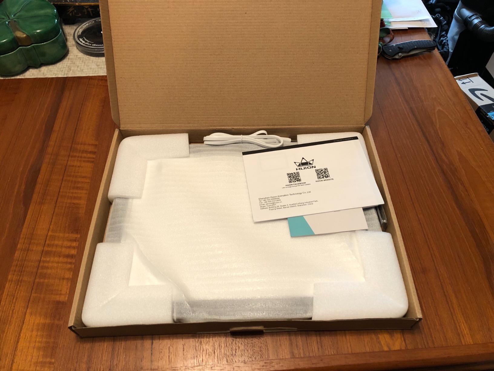 HUION L4S LED Light Box A4 Ultra-Thin USB Powered customer photo 1