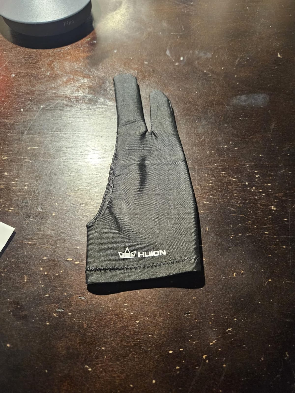 HUION Artist Drawing Glove, One Size, Left or Right Hand customer photo 2