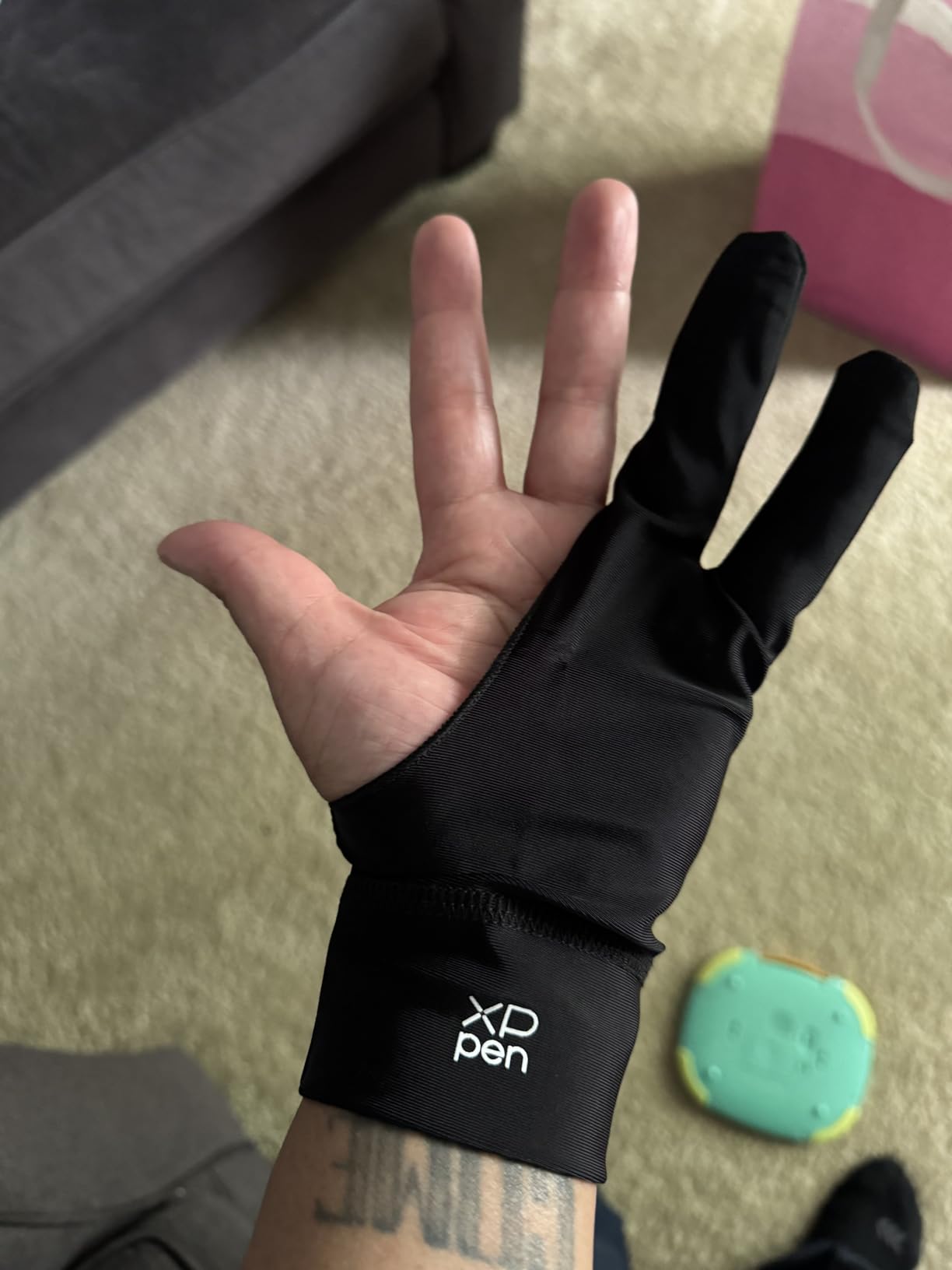 XPPen Professional Artist Glove 2-Fingers Glove for Graphics Drawing Tablet Graphic Monitor Suitable for Right Hand and Left Hand (Size S) Black customer photo 2