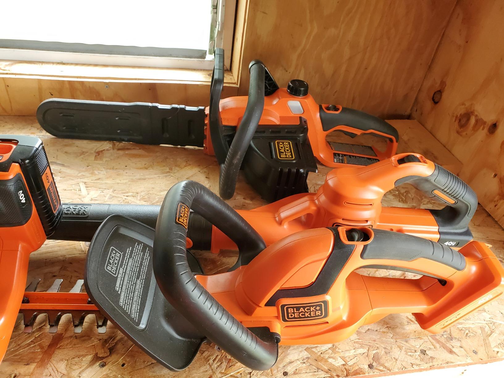 BLACK+DECKER Cordless Leaf Blower with Battery and Charger 20V MAX, Electric Leaf Blower 130 mph Air Speed, Lightweight Design (LSW221) customer photo 1