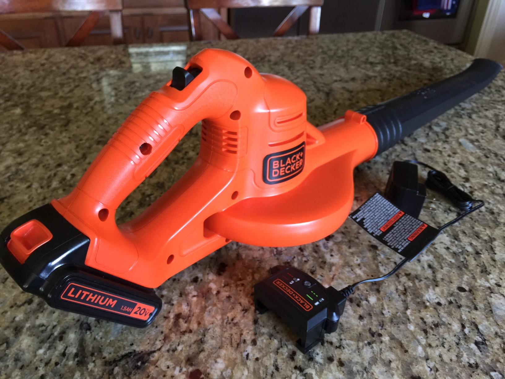 BLACK+DECKER Cordless Leaf Blower with Battery and Charger 20V MAX, Electric Leaf Blower 130 mph Air Speed, Lightweight Design (LSW221) customer photo 2