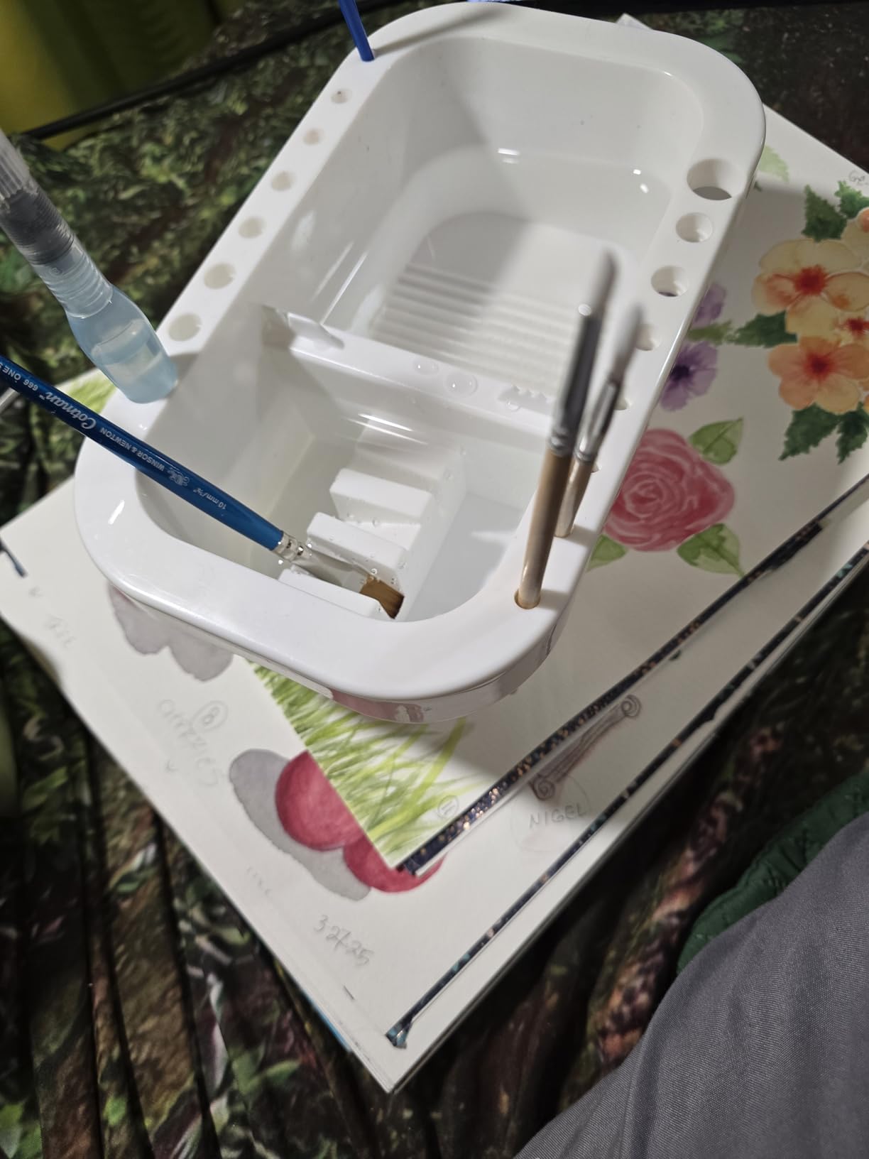 MyLifeUNIT Paint Brush Cleaner, Paint Brush Holder with Palette, Grey customer photo 1