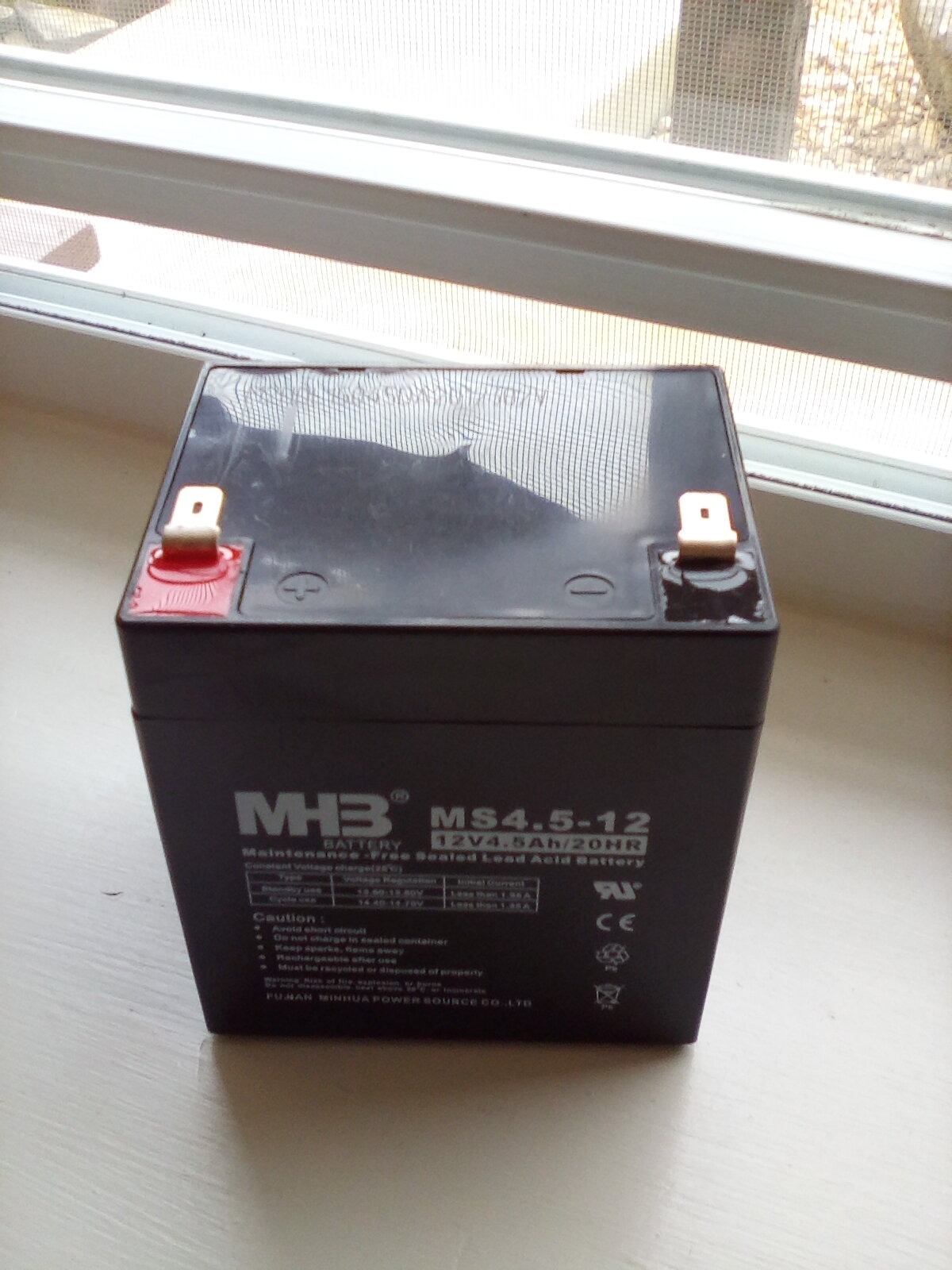 APC UPS 425VA/225W UPS Battery Backup for Router, Small Electronics, BE425M customer photo 1