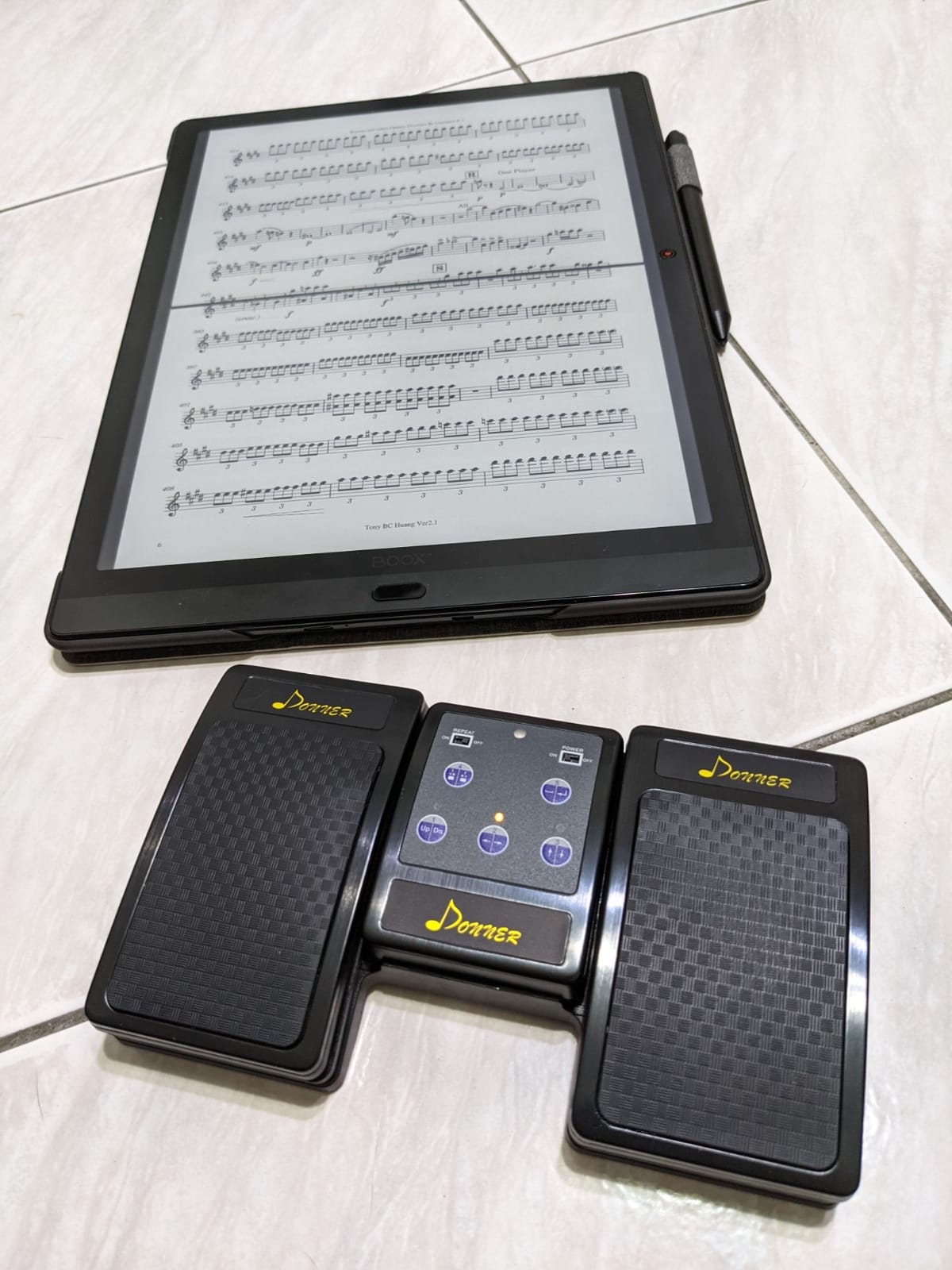 Donner Wireless Bluetooth Page Turner Pedal for iPad Tablets Phone Foot Pedal Rechargeable,Black customer photo 1