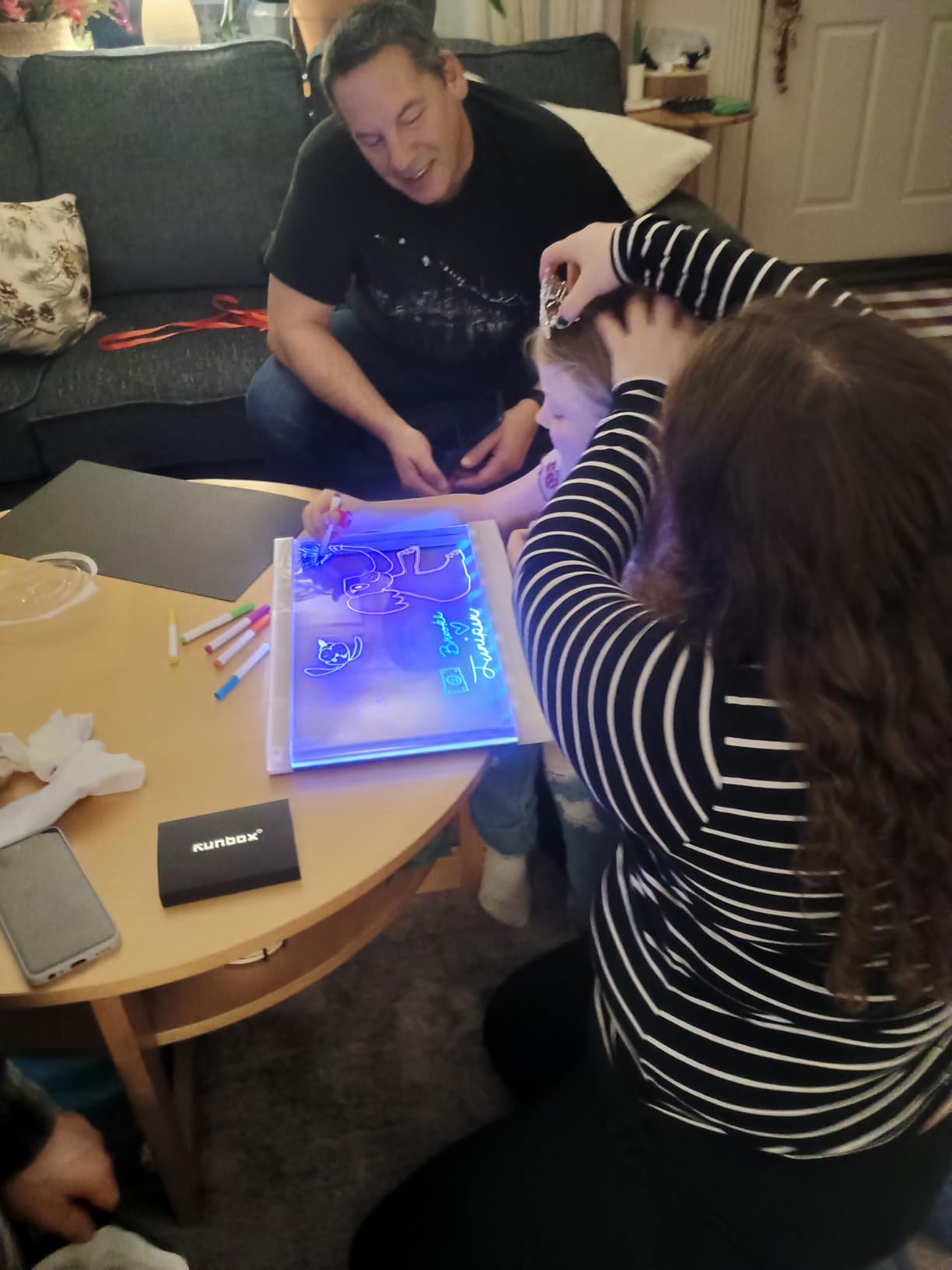 Crayola Ultimate Light Board - White, Kids Drawing Tablet, Gifts for Kids, LED Drawing Board, Sketching Art Projector, Toys for Boys & Girls, 6+ customer photo 2