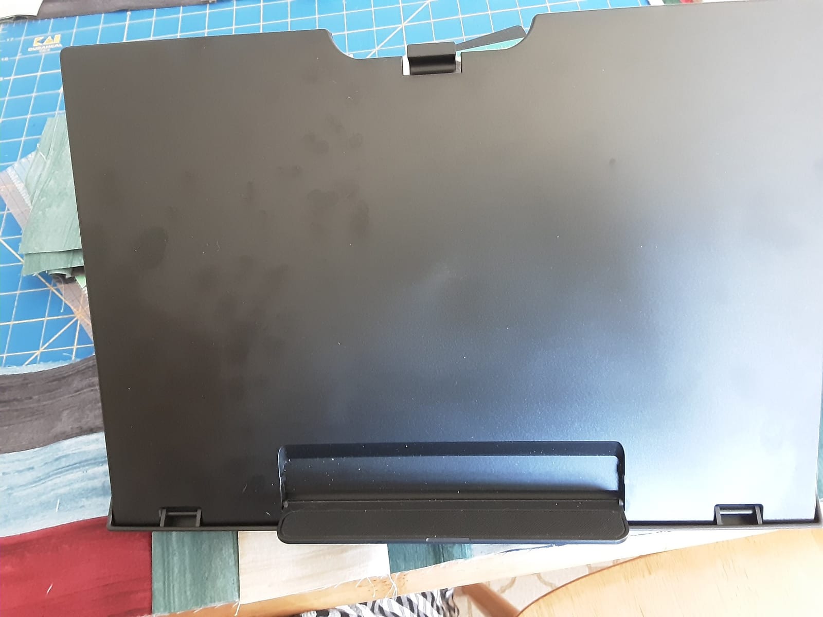 HUANUO Lap Desk with 8 Adjustable Angles – Up to 15.6