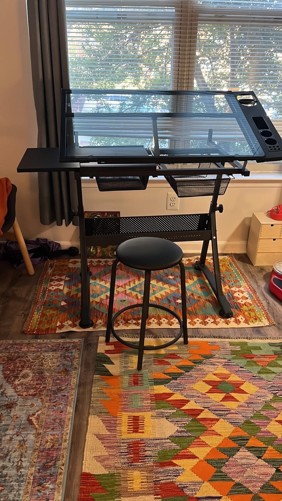 Yaheetech Adjustable Drafting Table & Stool, Tilting Glass Art Desk, Black customer photo 2