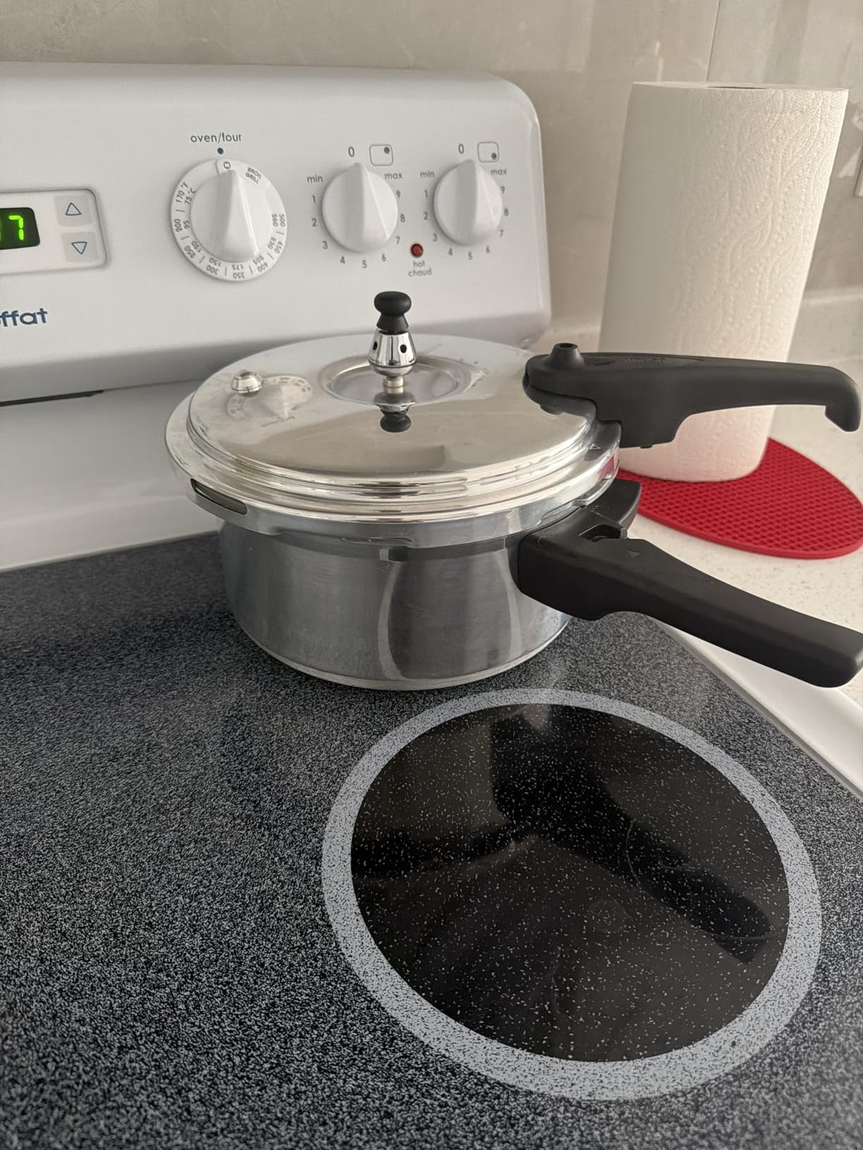 IMUSA USA A417-80807 16Qt Jumbo Stovetop Pressure Cooker with Regulator and Side Handles, Silver customer photo 2
