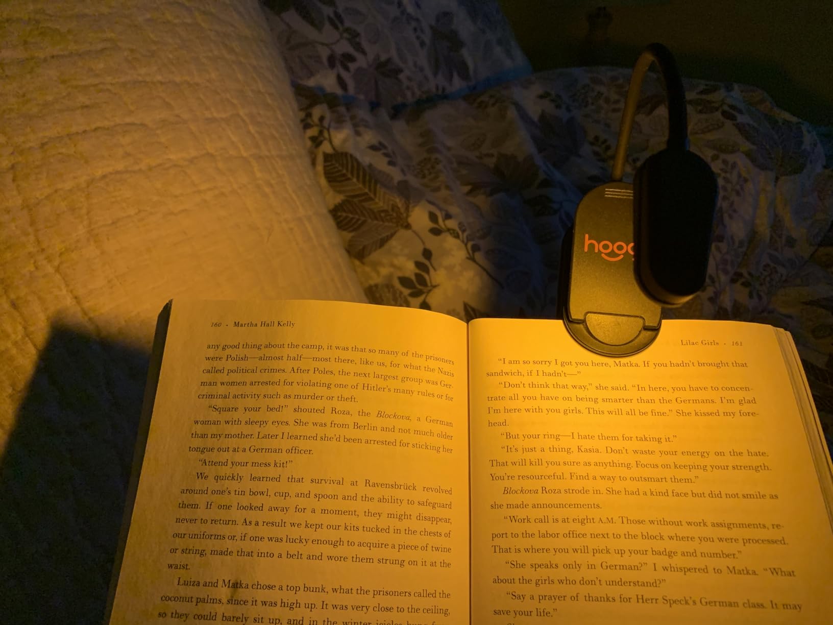 hooga Amber Book Light, Rechargeable Clip-On Blue Light Blocking LED Reading Light, 1600K Warm Eye Care for Bed, Students, Kids, Travel, Nursing, Studying customer photo 1