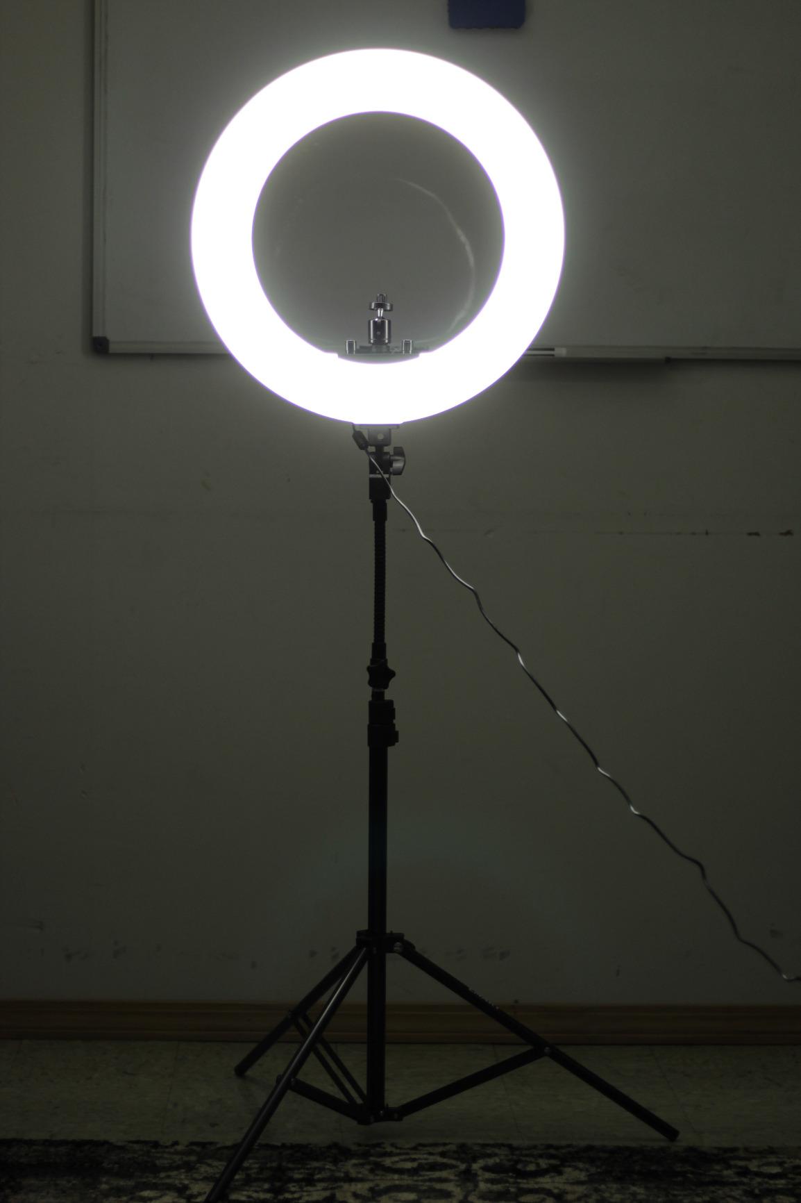EMART 18in Ring Light with Stand, 2800-6500K LED Photography Lighting Kit customer photo 2