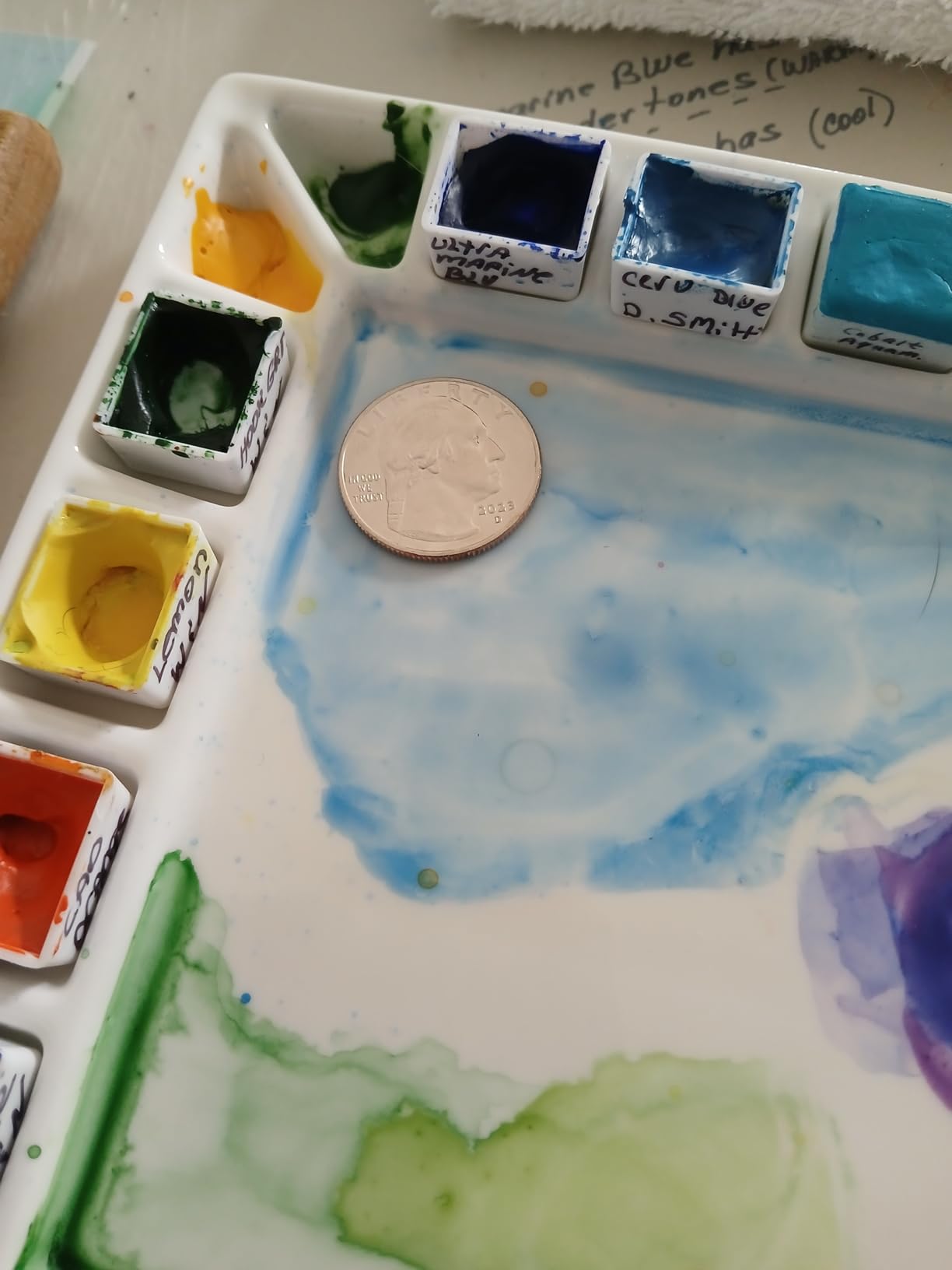 MEEDEN Ceramic Watercolor Paint Palette: 18-Well Artist Paint Mixing Tray customer photo 1