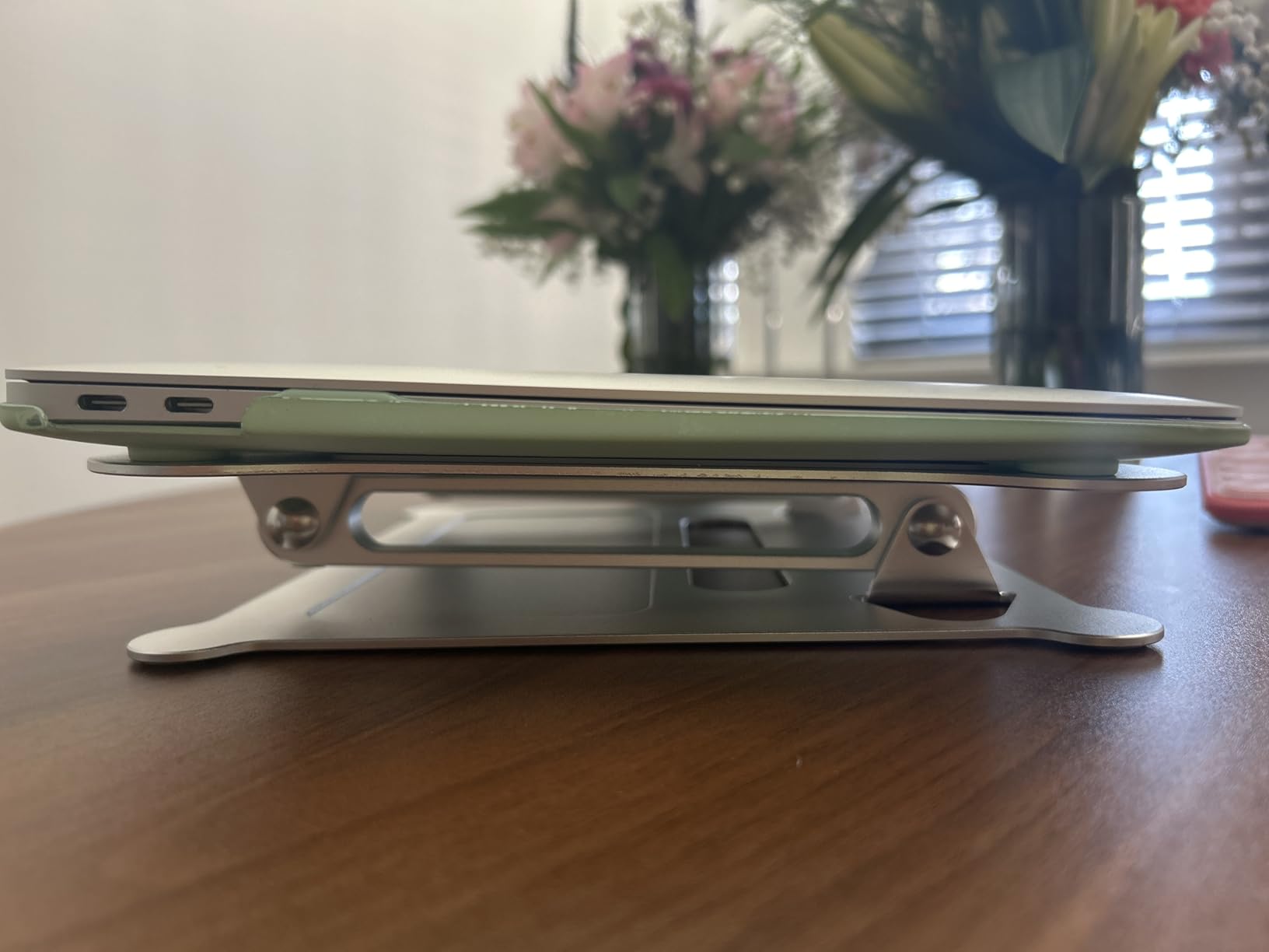 Urmust Adjustable Laptop Stand for Desk, 10-15.6“ Laptop Riser, Black customer photo 1
