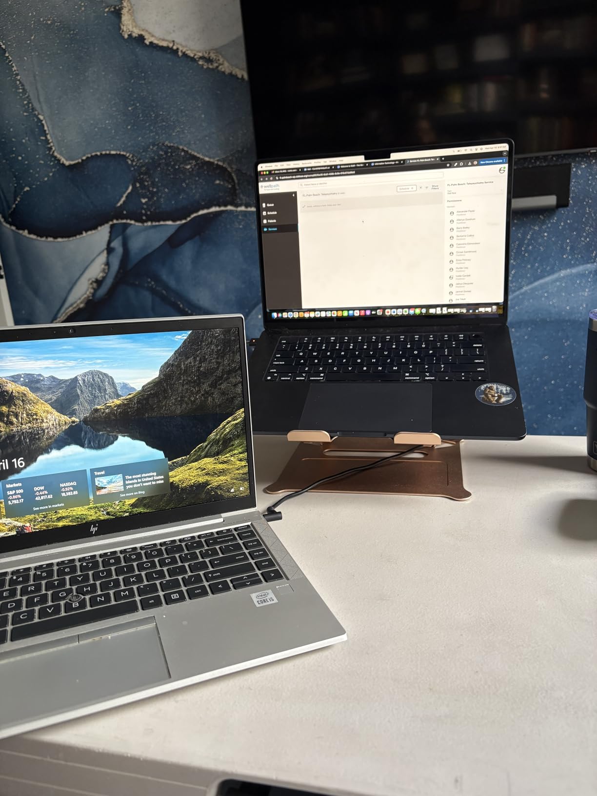 Urmust Adjustable Laptop Stand for Desk, 10-15.6“ Laptop Riser, Black customer photo 2