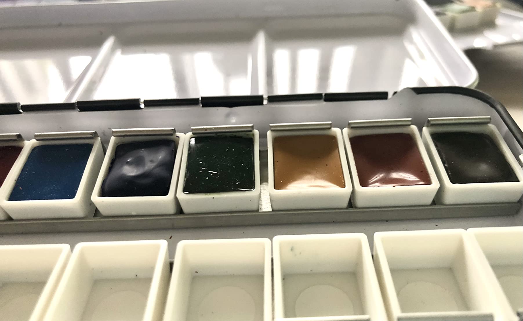 DANIEL SMITH Hand Poured Watercolor Half Pans Set with 12 Watercolor Pans, 12 Empty Pans, 1 Metal Palette (total 25 pieces) 285650107 customer photo 1