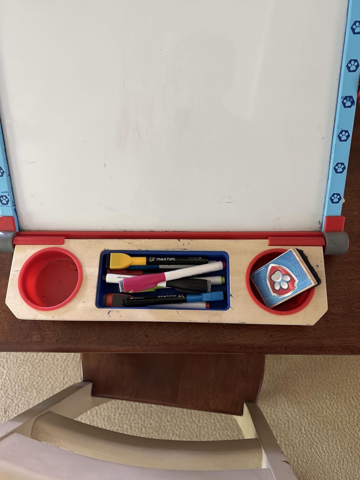 Melissa & Doug Deluxe Double-Sided Magnetic Tabletop Easel customer photo 2