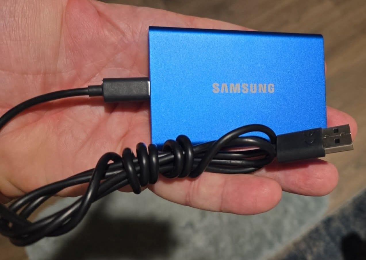 SAMSUNG T7 Portable SSD, 1TB External Solid State Drive, Speeds Up to 1,050MB/s, USB 3.2 Gen 2, Reliable Storage for Gaming, Students, Professionals, MU-PC1T0H/AM, Blue customer photo 1