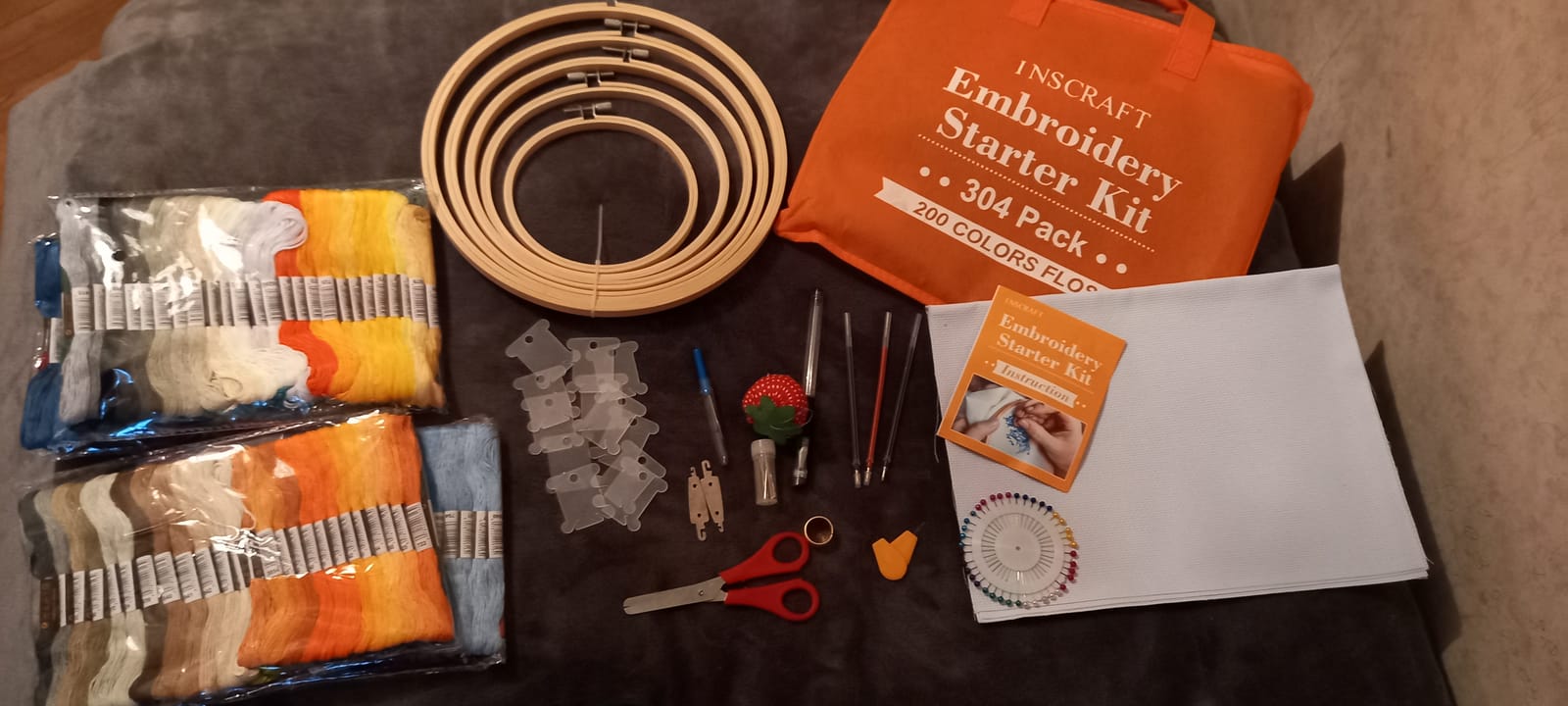 INSCRAFT 304 Pack Embroidery Kit, 200 Colors Threads, 5 Pcs Bamboo Embroidery Hoops, 2 Pcs Aida Cloth, Instructions, Bag and Cross Stitch Tools Set, Hand Embroidery Starter Kit for Beginners Adults customer photo 2