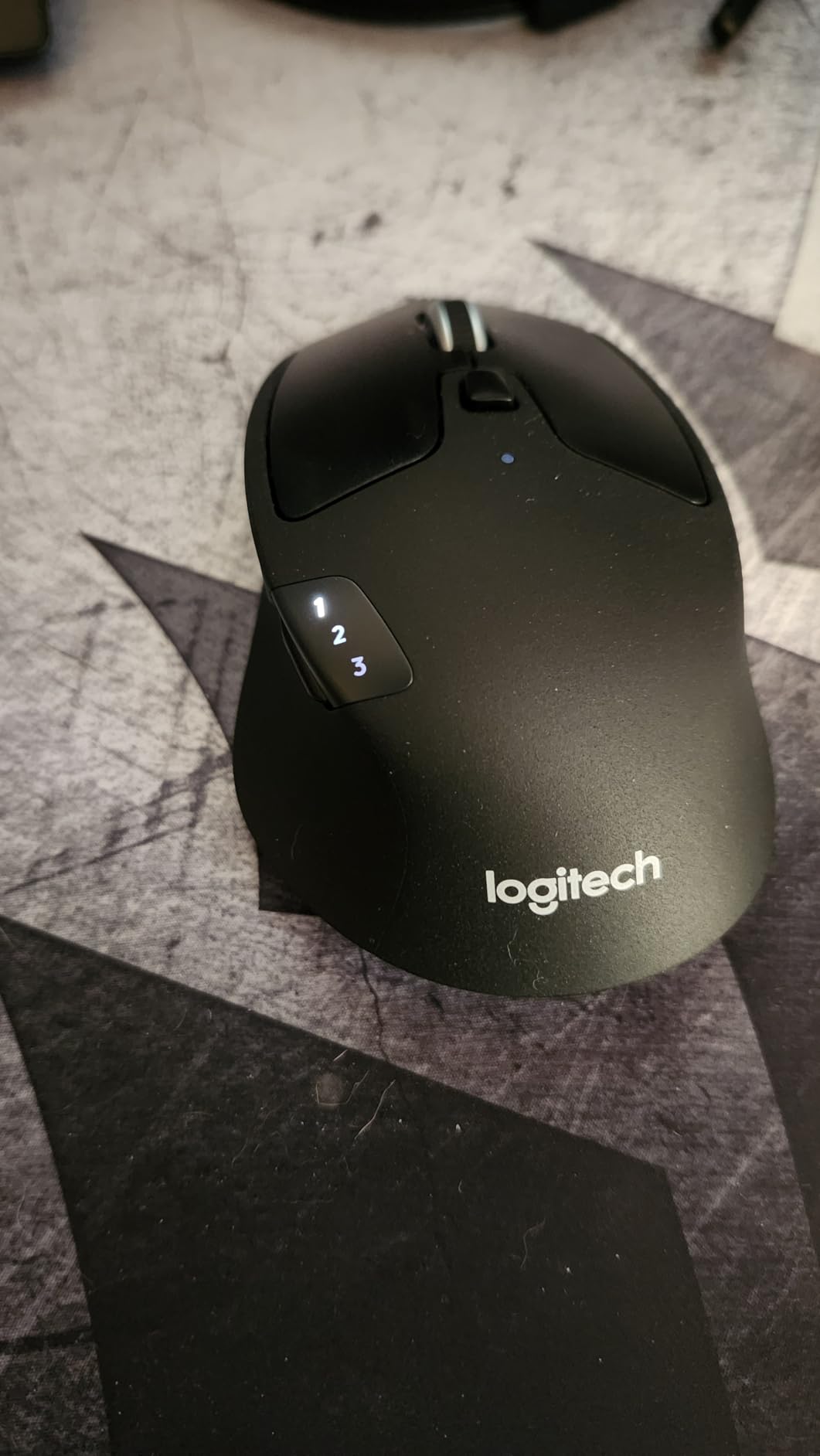 Logitech M720 Triathalon Full Size Multi-Device Wireless Mouse - Black customer photo 2