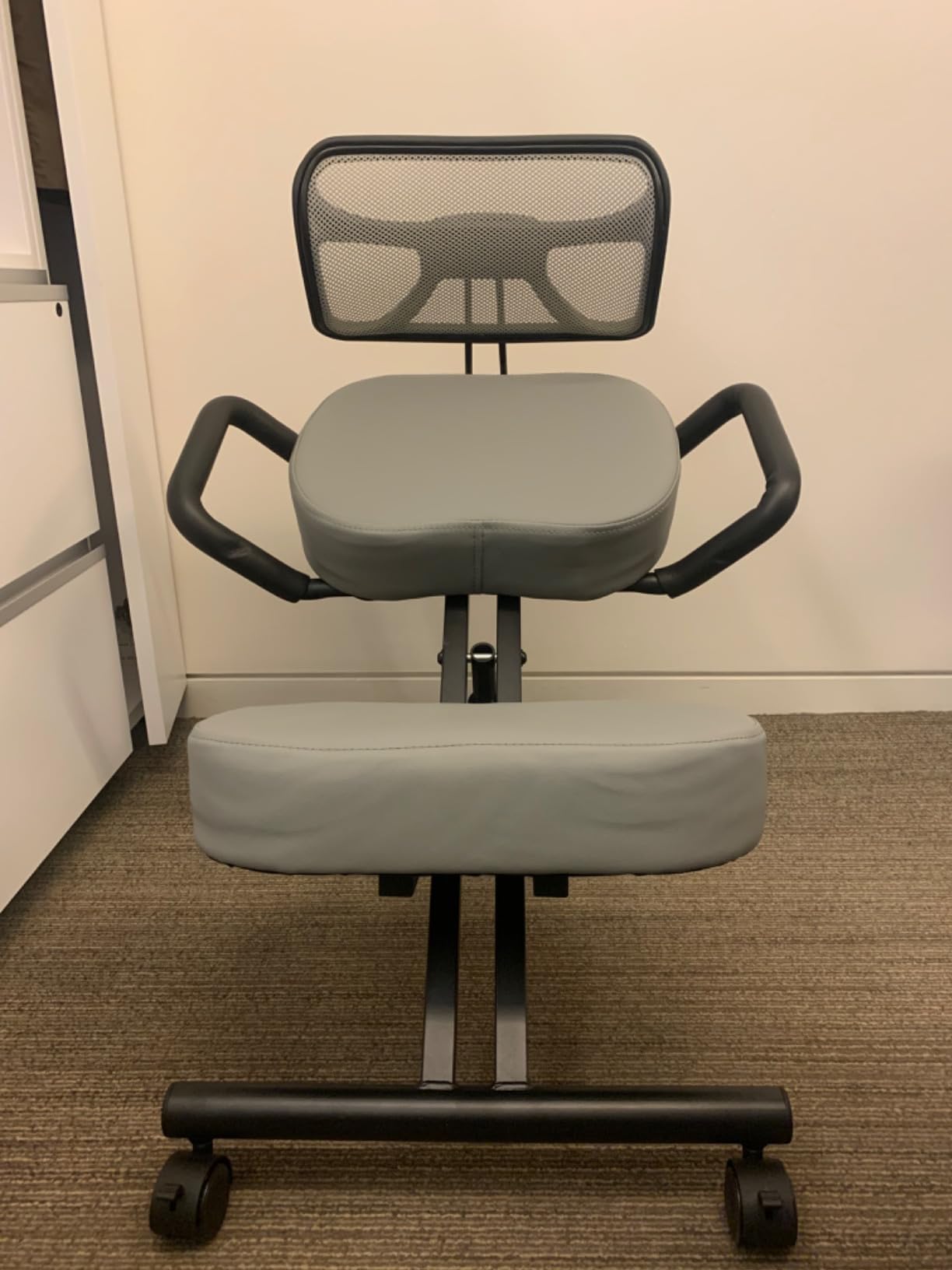 DRAGONN by VIVO Black Ergonomic Kneeling Chair, Back Support, DN-CH-K02B customer photo 1