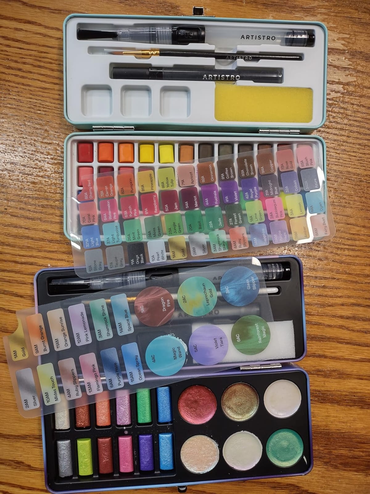 ARTISTRO Vivid Watercolor Paint Set with Palette & Brush Pens customer photo 2