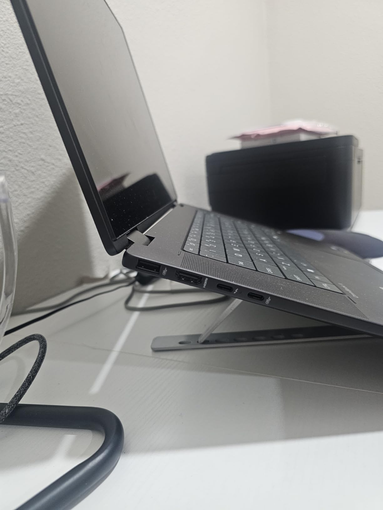 Leeboom Laptop Stand for Desk, Adjustable Foldable Aluminum Riser, Silver customer photo 2