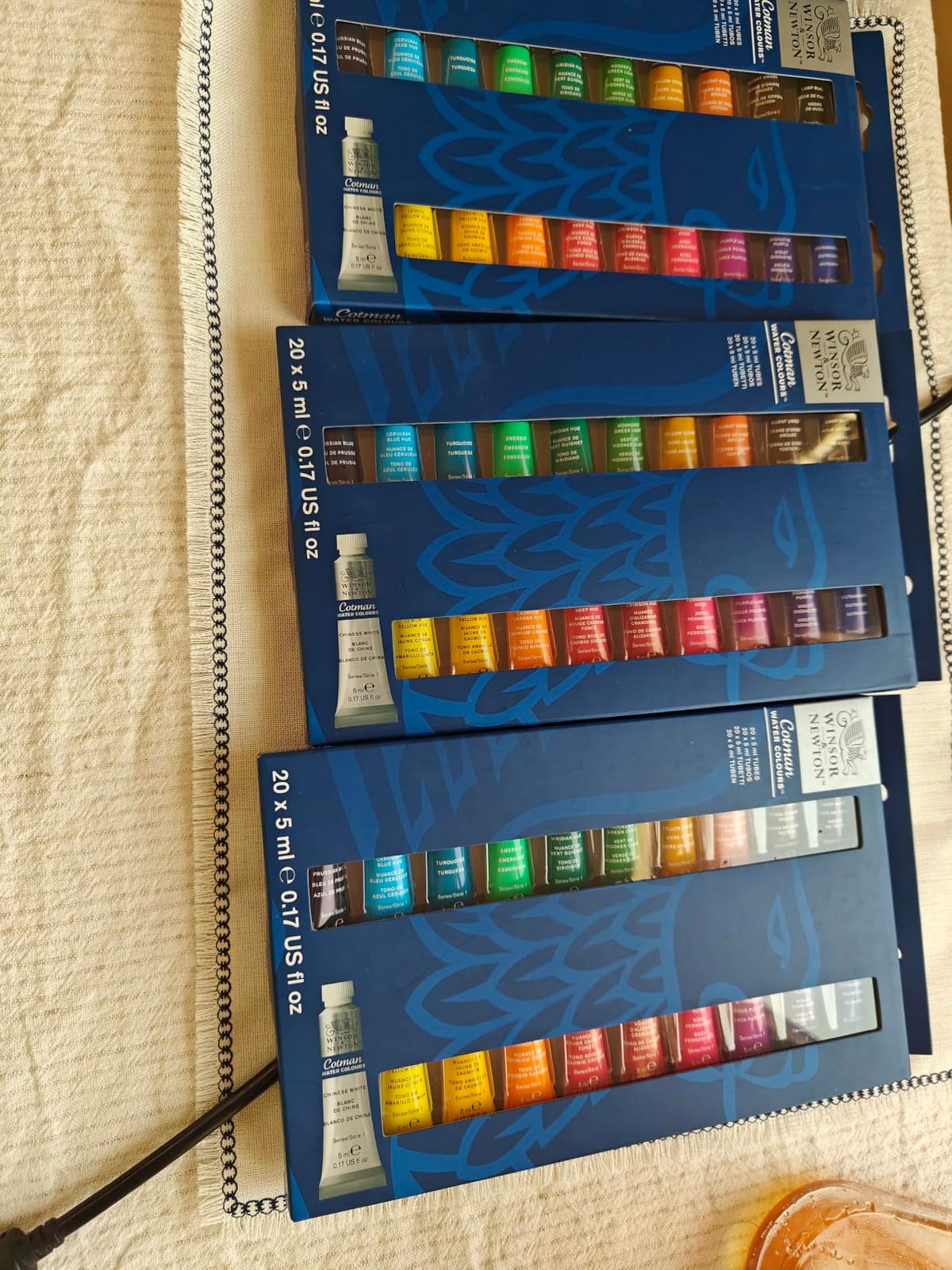 Winsor & Newton Cotman Watercolor Paint Set, 20 Colors, 5ml (0.17-oz) Tubes customer photo 1