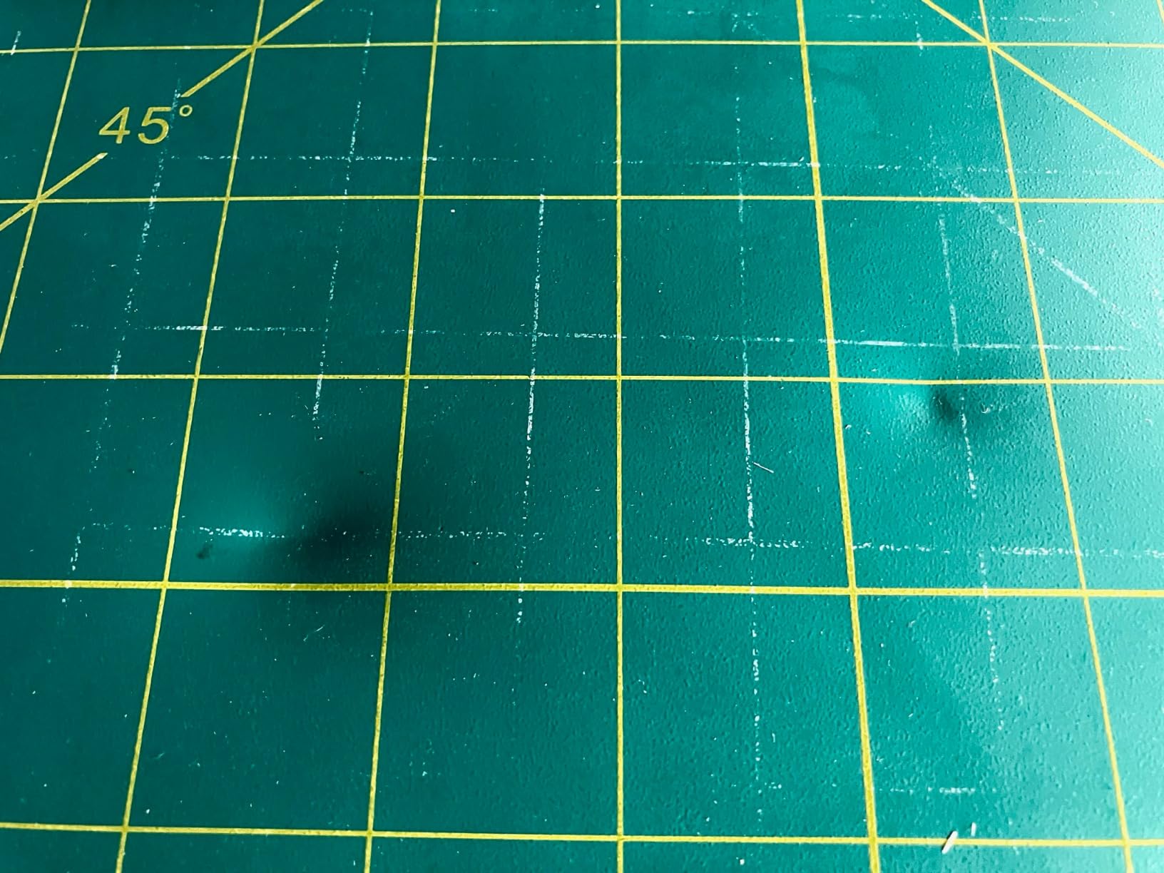 ArtAt Self Healing Cutting Mat: 12″x 18″ Green Double Sided Non-Slip 5 Layers PVC Durable Craft Sewing A3 Mat for Rotary Cutter, Use for Quilting and Scrapbooking and Craft & Art Projects… customer photo 1