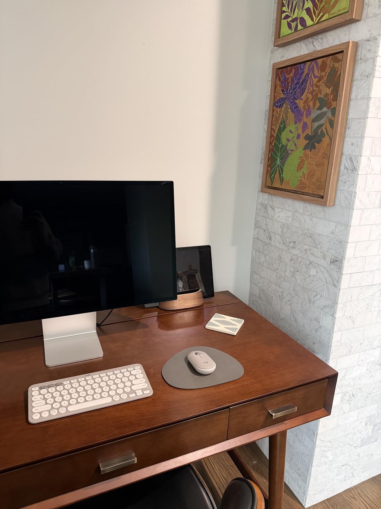 HumanCentric Vertical Laptop Stand in Black Walnut Wood, Adjustable customer photo 2