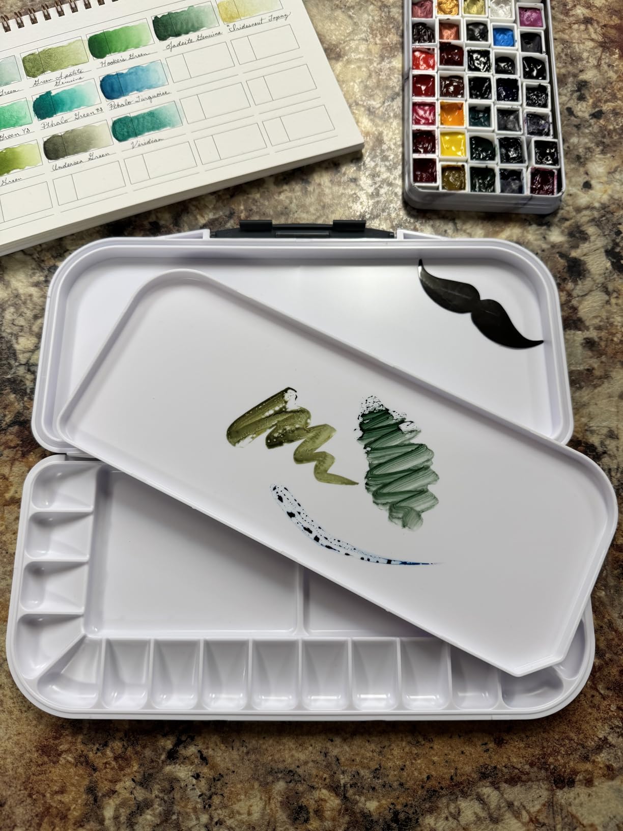 Mr. Pen- Airtight Watercolor Palette with Lid, 18 Wells & 2 Mixing Areas customer photo 1