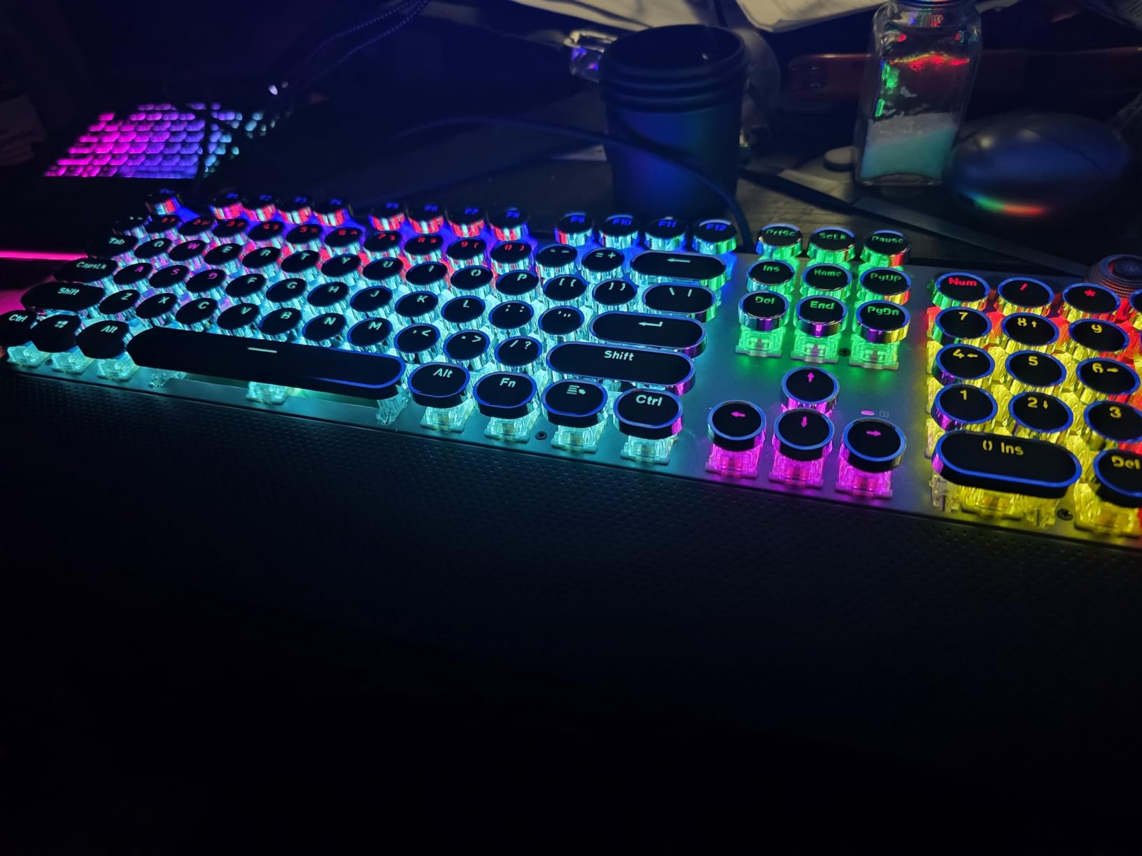AULA F2088 Typewriter Style Mechanical Gaming Keyboard Wired,Blue Switches,Rainbow LED Backlit,Removable Wrist Rest,Media Control Knob,Retro Punk Round Keycaps,USB Wired Computer Keyboard customer photo 2