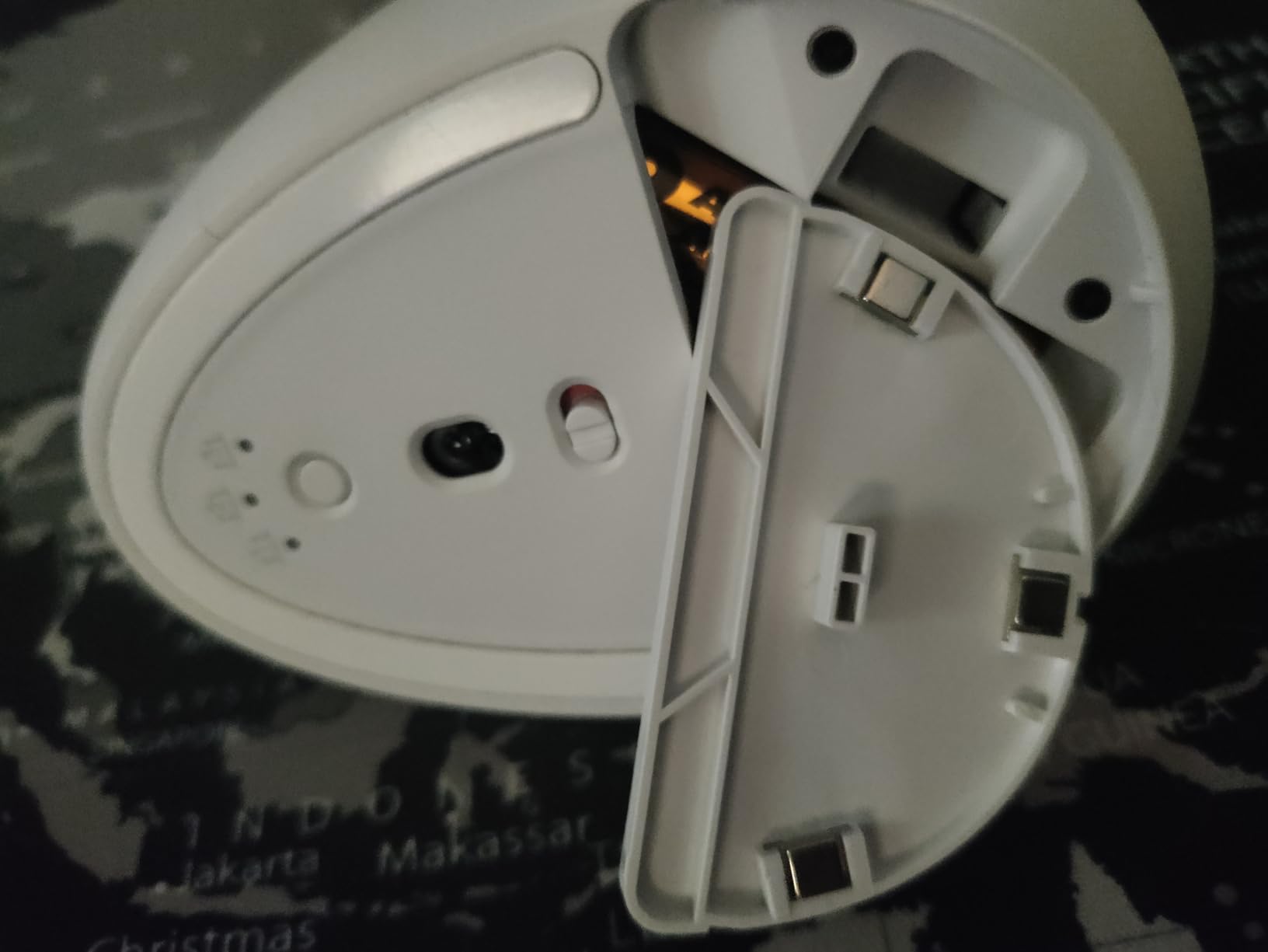 Logitech Lift Vertical Ergonomic Wireless Mouse - Graphite customer photo 1