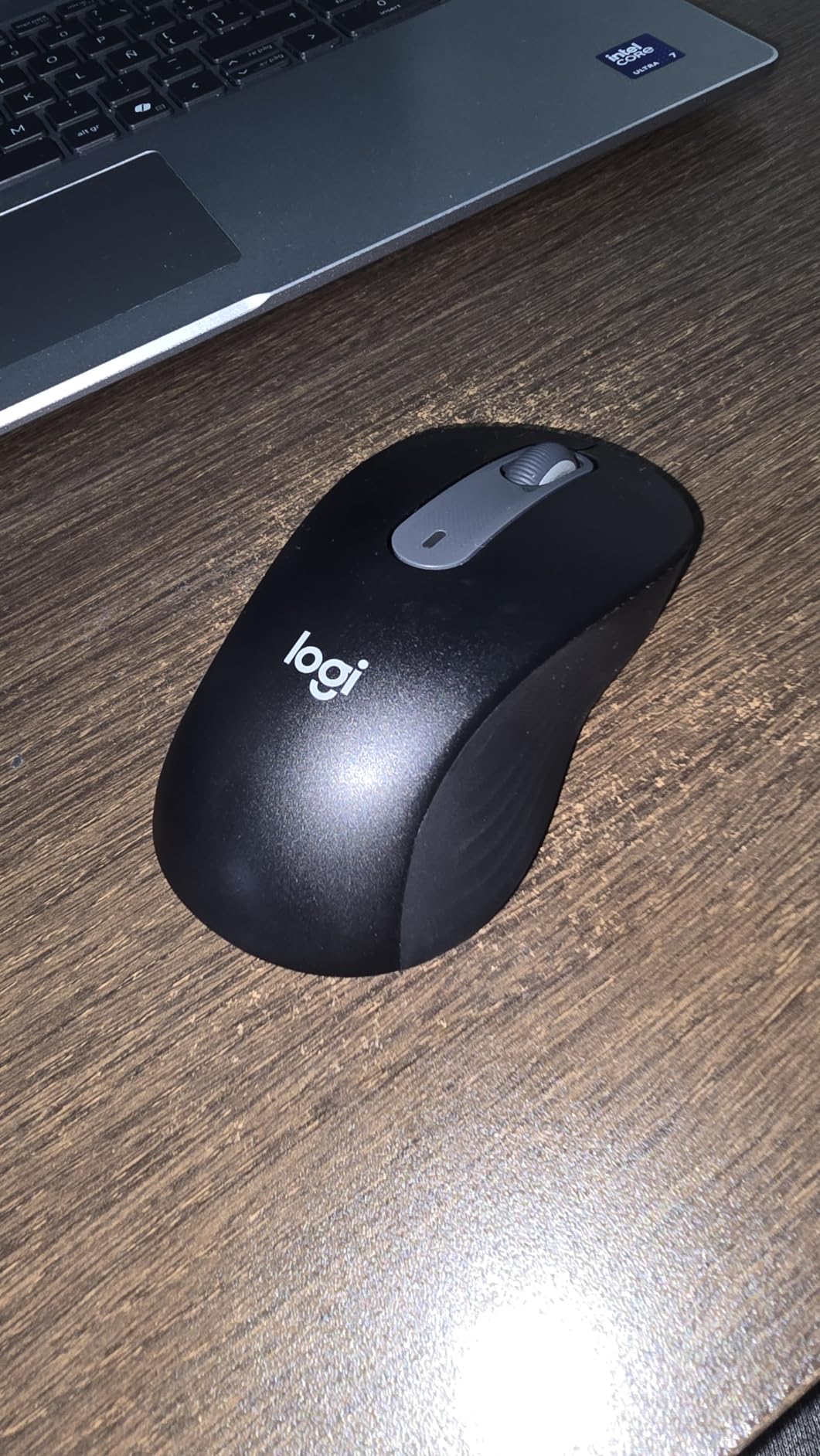 Logitech Signature M650 L Full Size Wireless Mouse Large Sized - Black customer photo 2