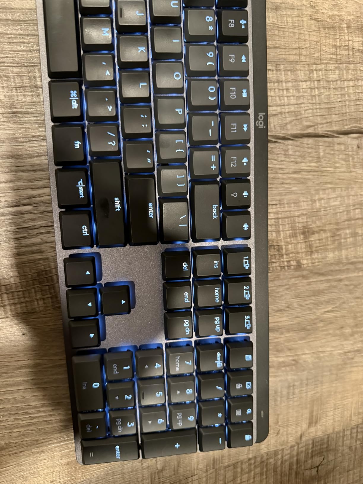 Logitech MX Mechanical Wireless Illuminated Keyboard Tactile - Graphite customer photo 2