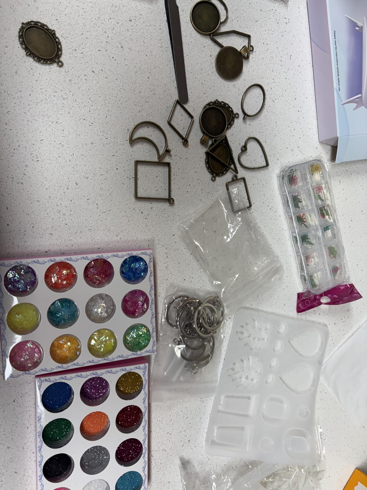 LET'S RESIN 250g UV Resin Jewelry Making Kit, 153Pcs Starter Kit with Light customer photo 1