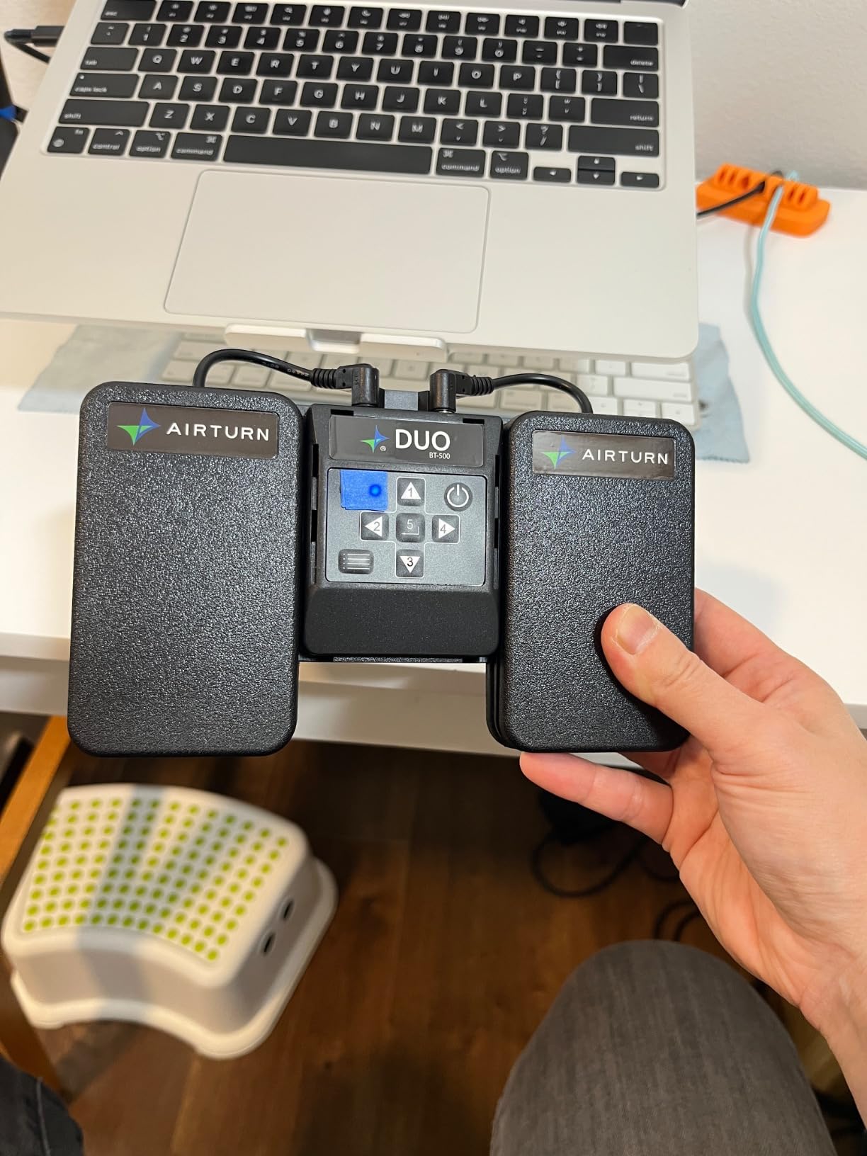 AirTurn DUO500 Silent Bluetooth Pedal Page Turner customer photo 1