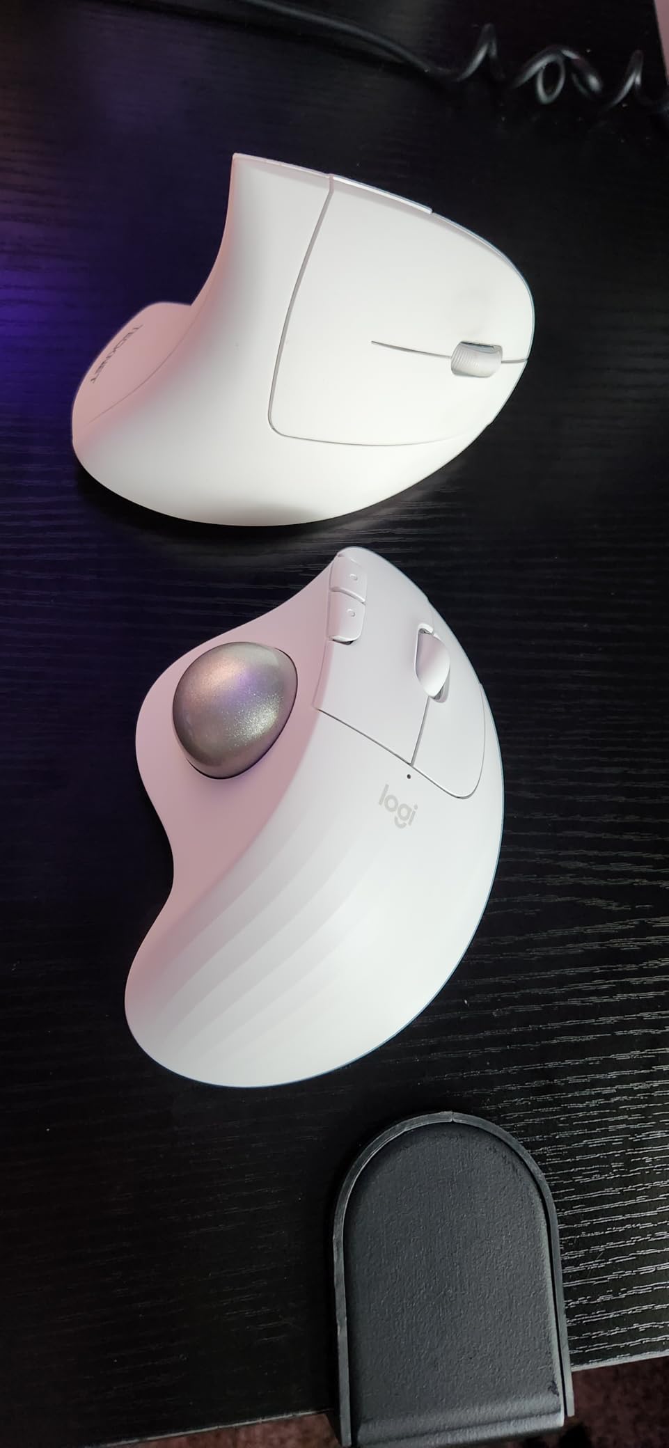 Logitech Ergo M575S Wireless Bluetooth Trackball Mouse - Graphite Blue Ball customer photo 1