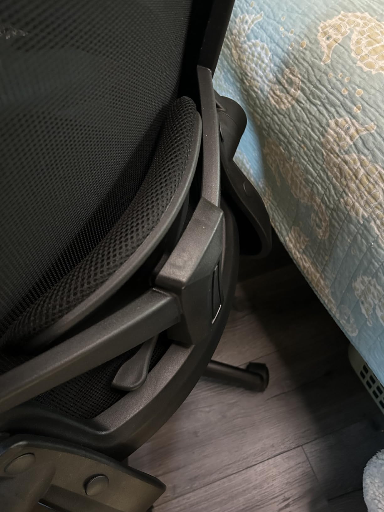 FelixKing Office Chair, Ergonomic Desk Chair Breathable Mesh Chairs Adjustable High Back Lumbar Support Flip-up Armrests, Executive Rolling Swivel Comfy Computer Chairs Home Office Black customer photo 1