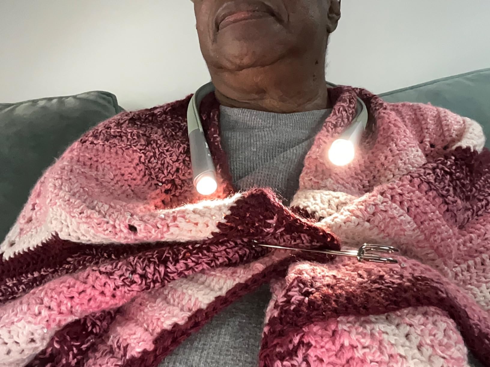 LED Neck Reading Light, Reading Light for Book in Bed, Hands Free, 3 Brightness Levels, Lightweight Comfortable Design, Long Lasting, Perfect for Knitting,Crafting,Camping,Gold Rose customer photo 2