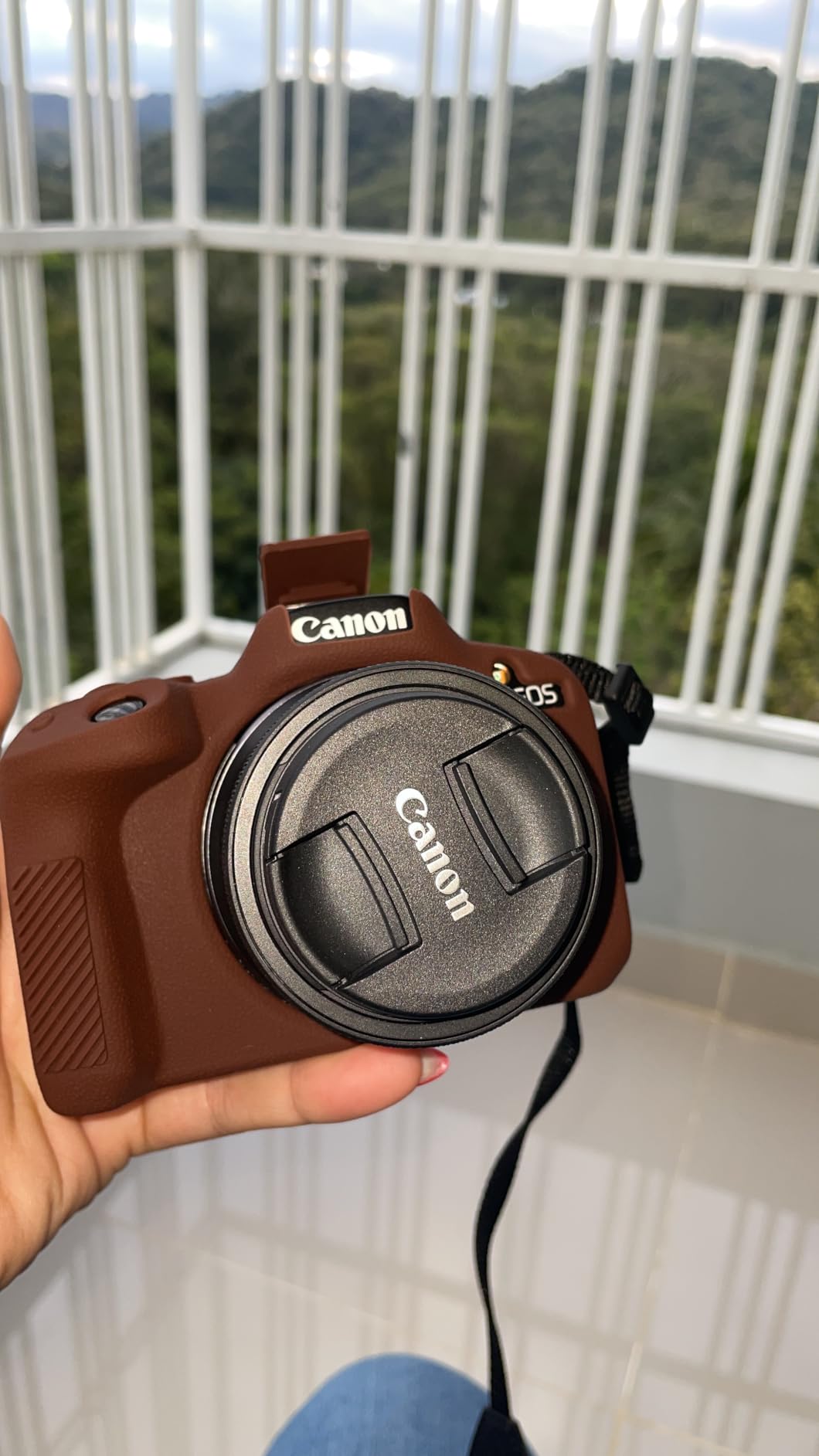 Canon EOS R50 Mirrorless Camera RF-S18-45mm F4.5-6.3 is STM Lens Kit, 24.2 Megapixel CMOS (APS-C) Sensor, 4K Video, Hybrid Camera, Photo and Video, Vlogging, Content Creator, RF Mount, White customer photo 1