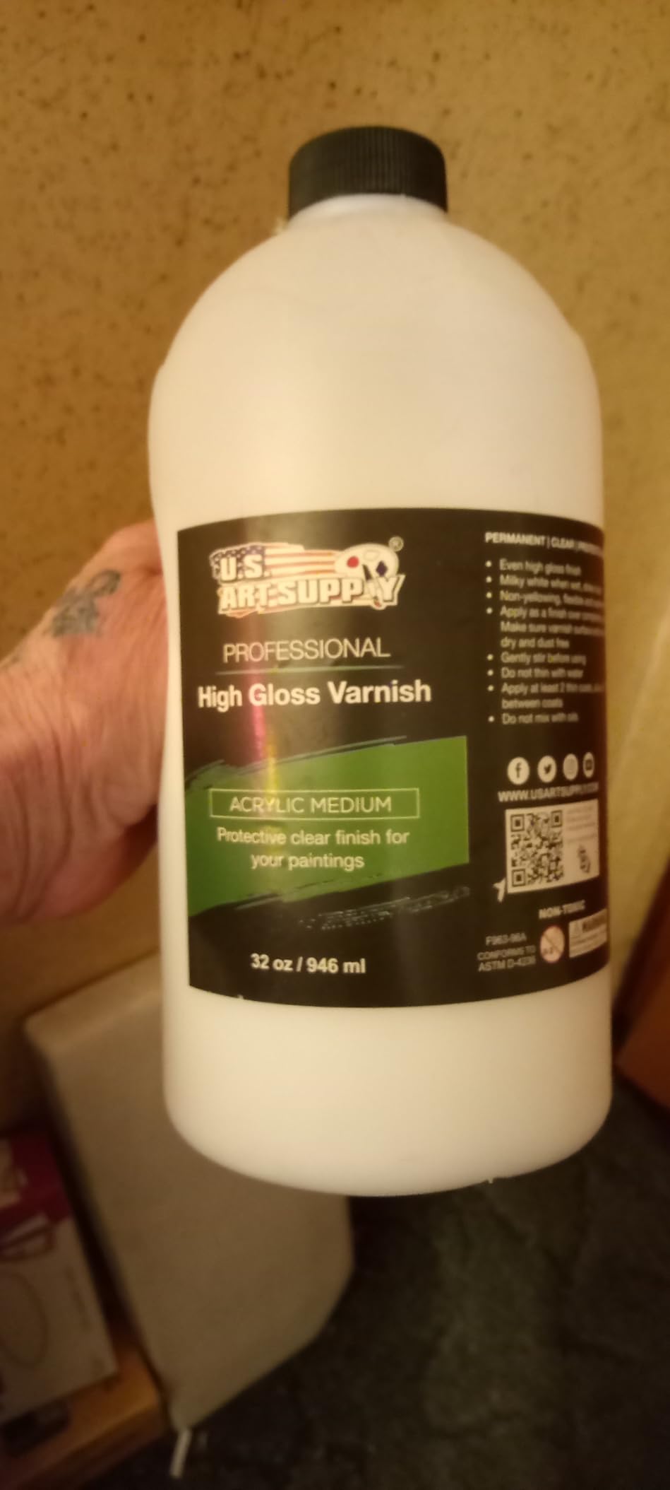 U.S. Art Supply 32 oz High Gloss Varnish for Acrylic Paintings customer photo 2