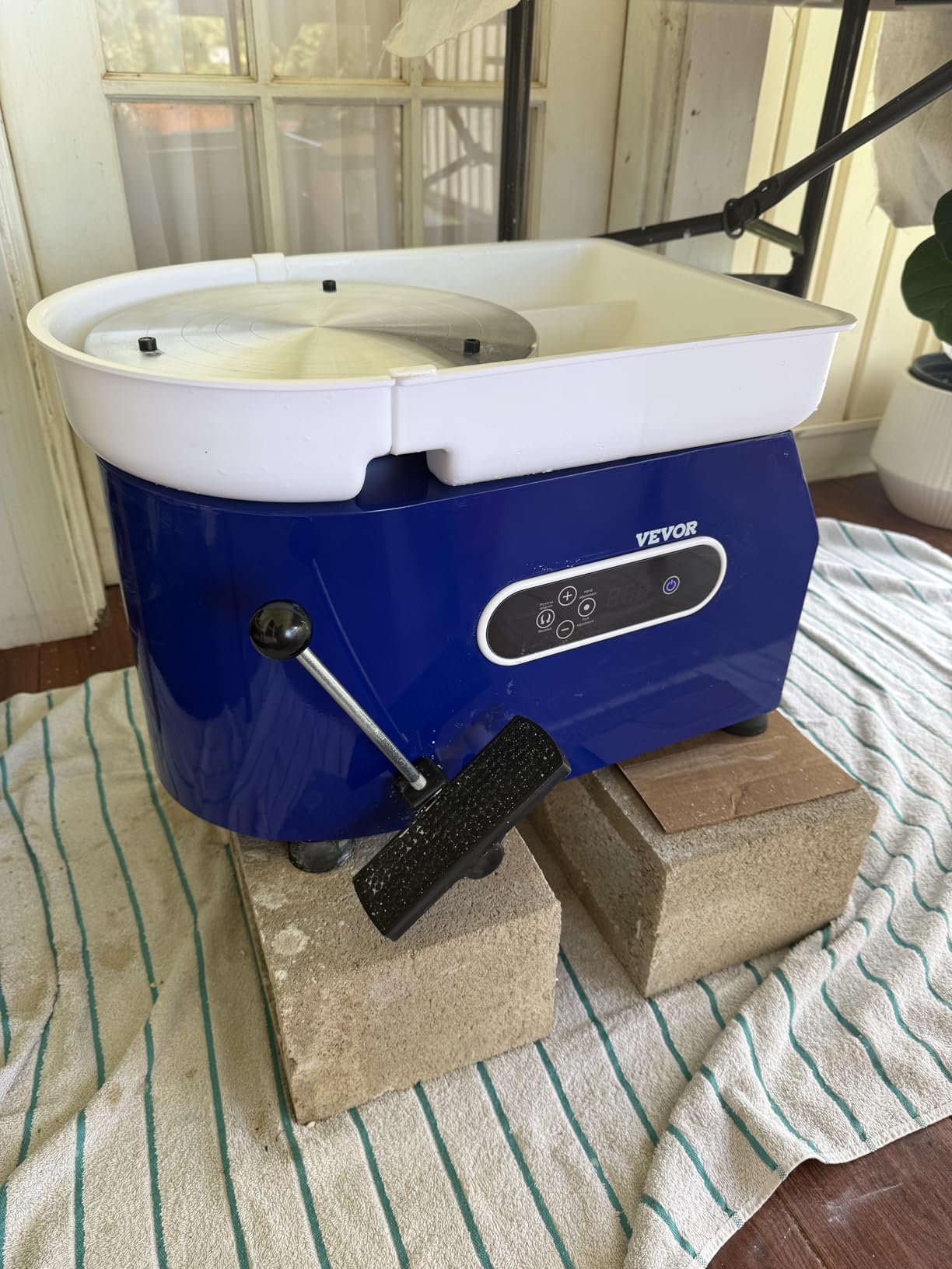 VEVOR 11in Pottery Wheel for Adults Beginners, 450W Ceramic Wheel Forming Machine With LCD Touch Screen, Adjustable 60-300RPM Speed Handle and Foot Pedal Control, 32PCS Accessory Tools Kit, Craft Gift customer photo 1