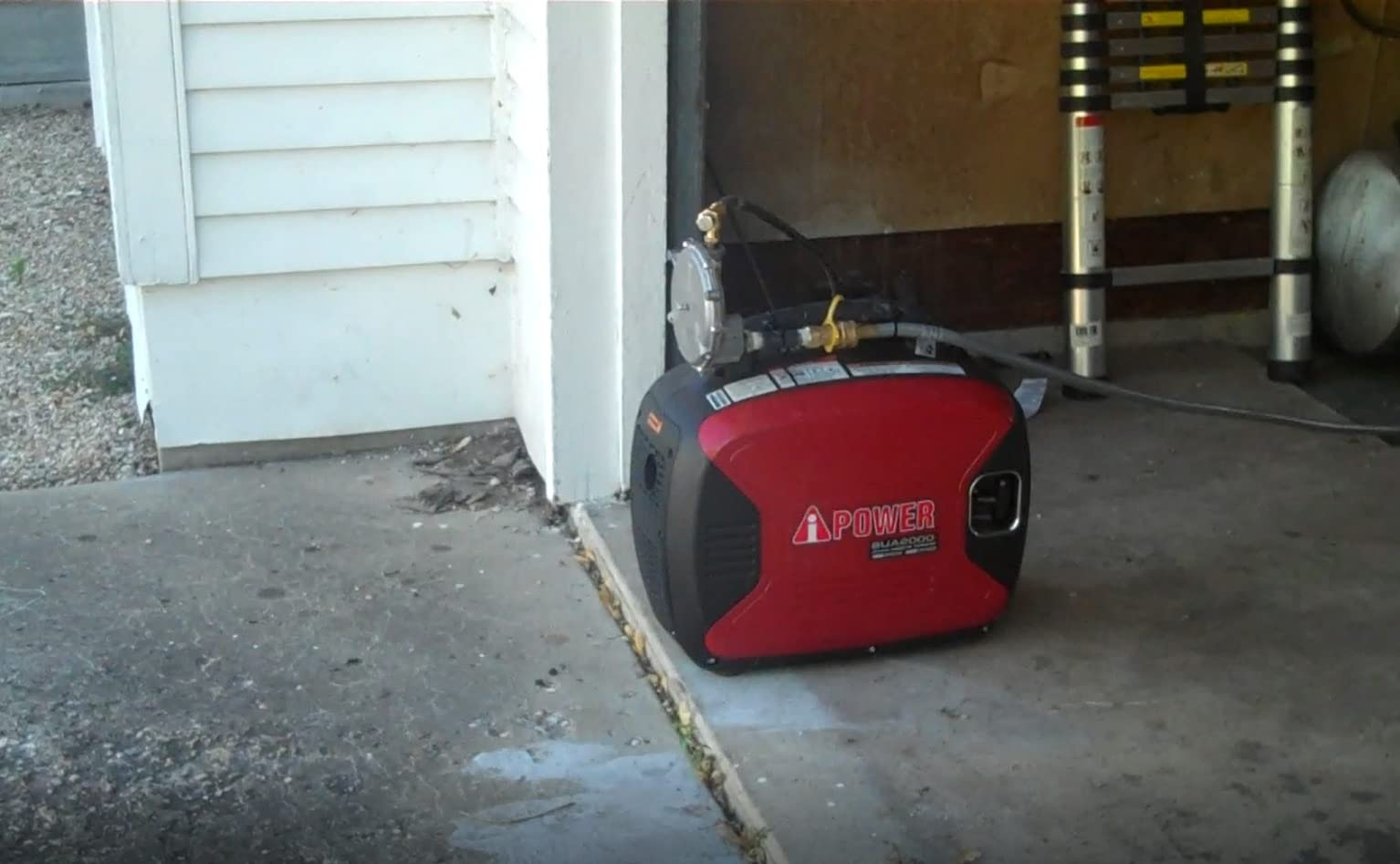 A-iPower 4300W Gas Propane Inverter Generator, Lightweight, Fuel Sense customer photo 1
